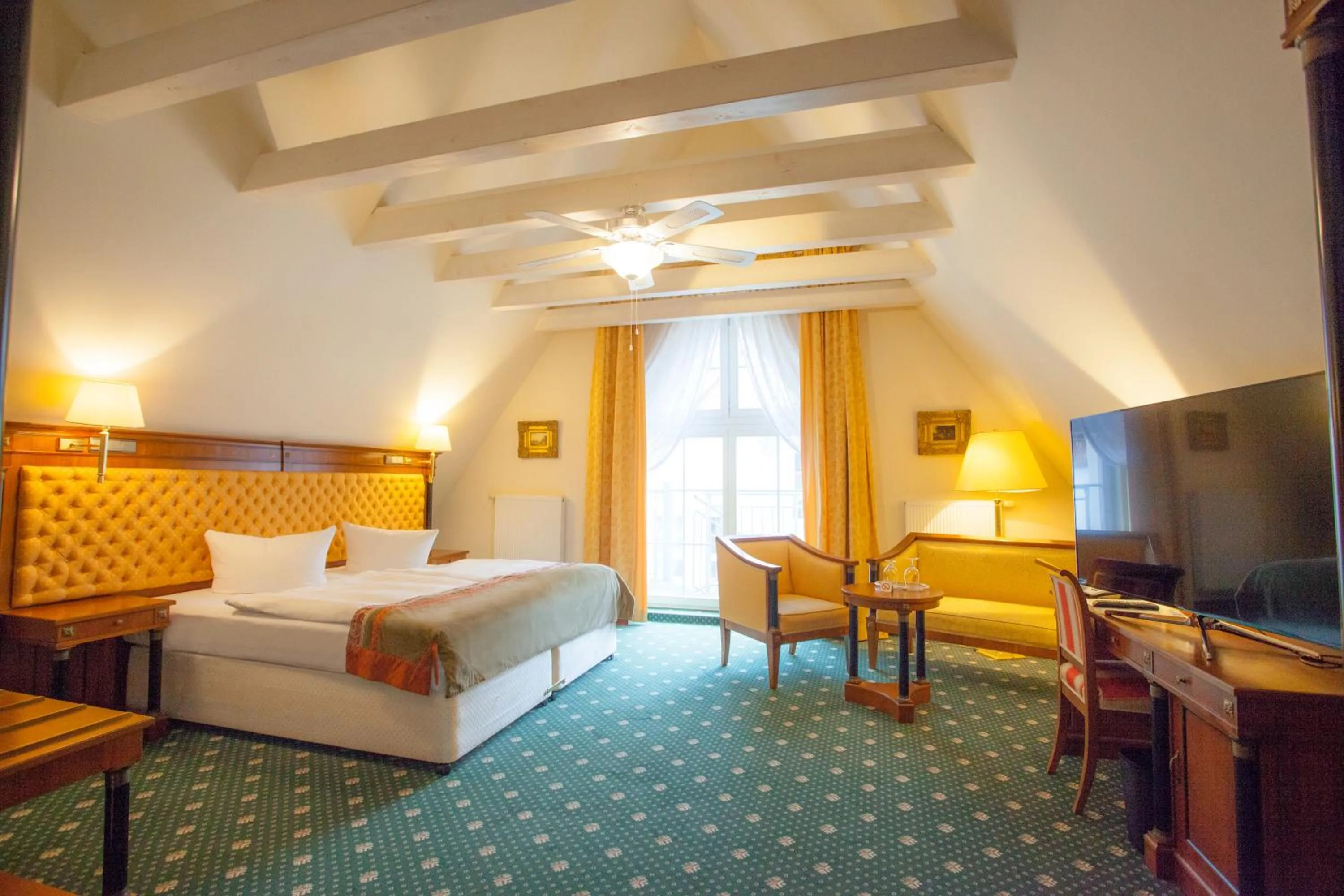 Photo of the whole room, Bed in Stadthotel Herzog Ludwig