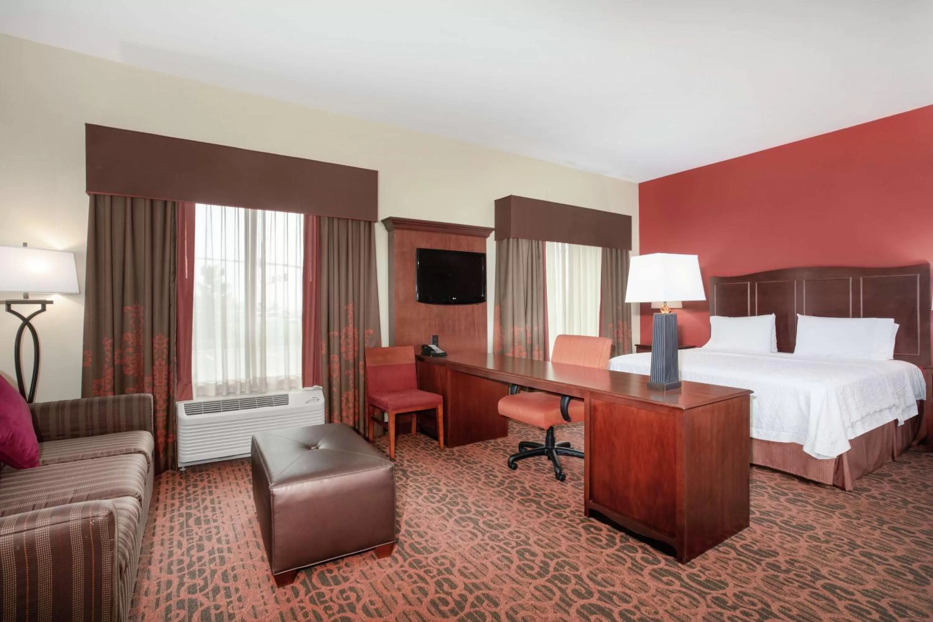 Bedroom, Bed in Hampton Inn and Suites Denver/South-RidgeGate