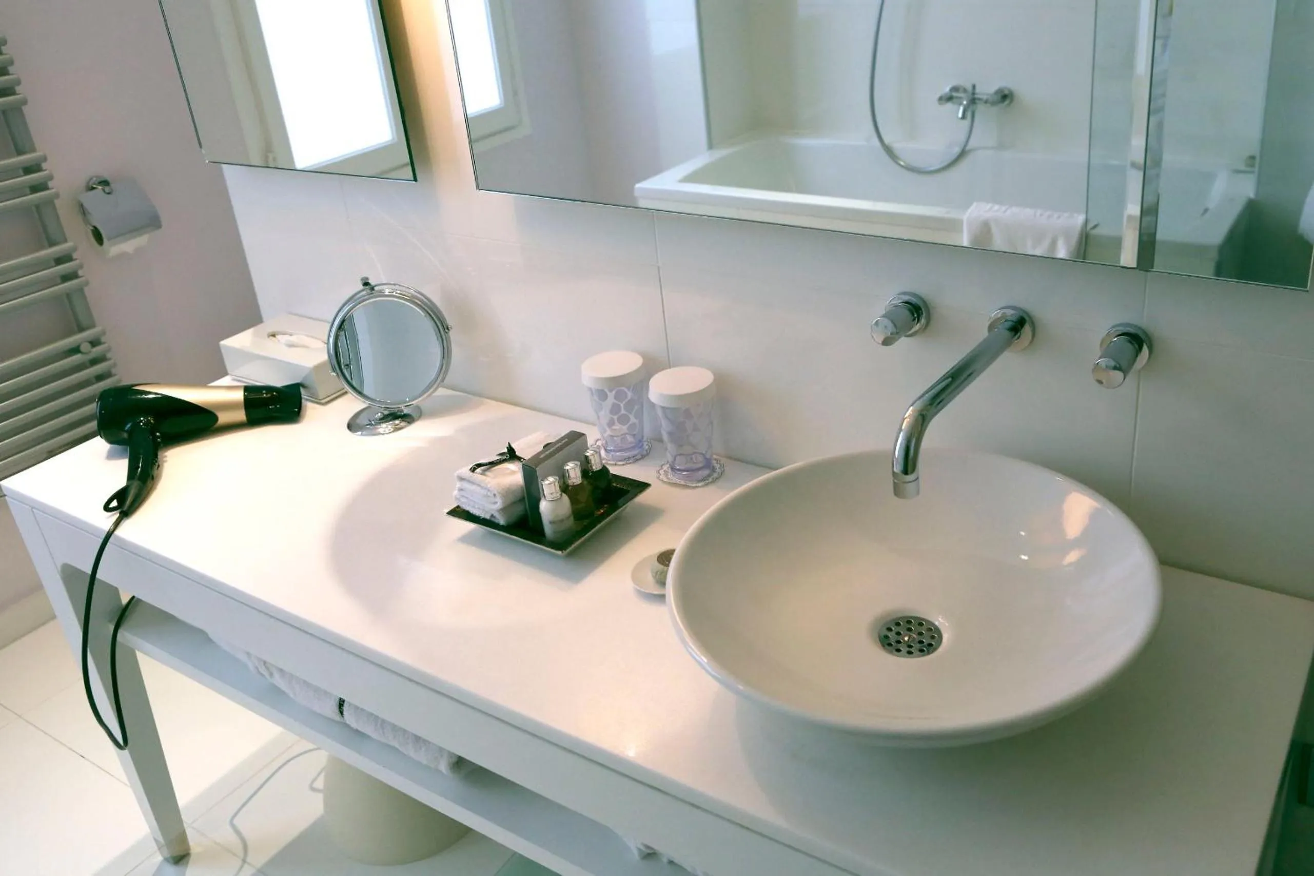 Bathroom in Hotel Le Placide Saint-Germain Des Prés