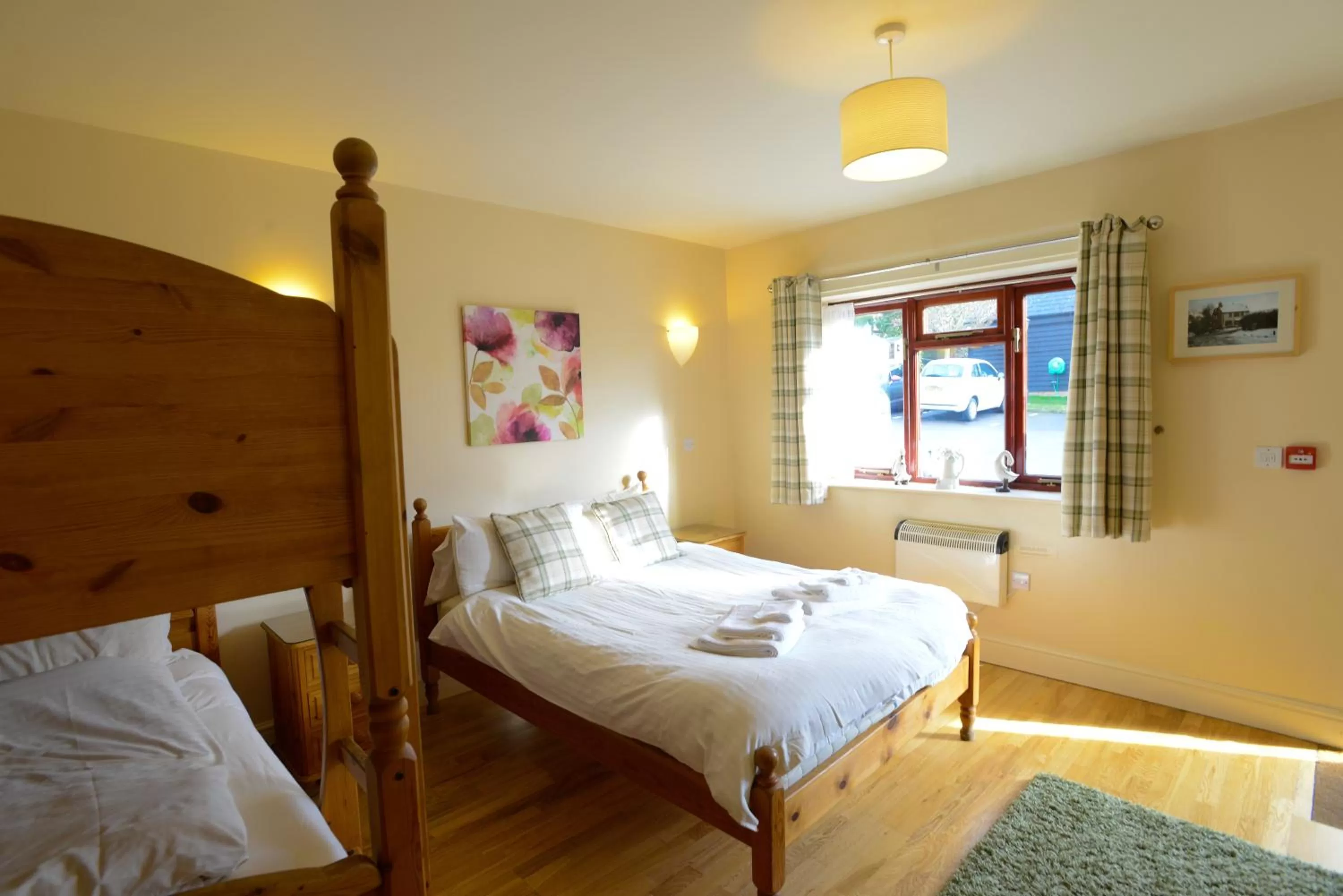 Bedroom, Bed in The Black Horse Inn