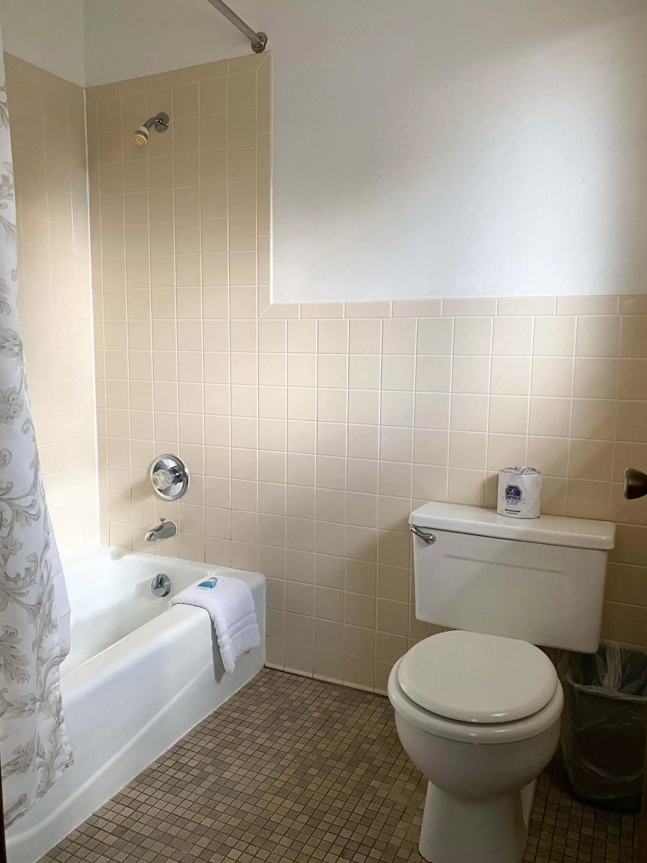 Bathroom in The River Hills Motel - Algoma, WI - Near Door County