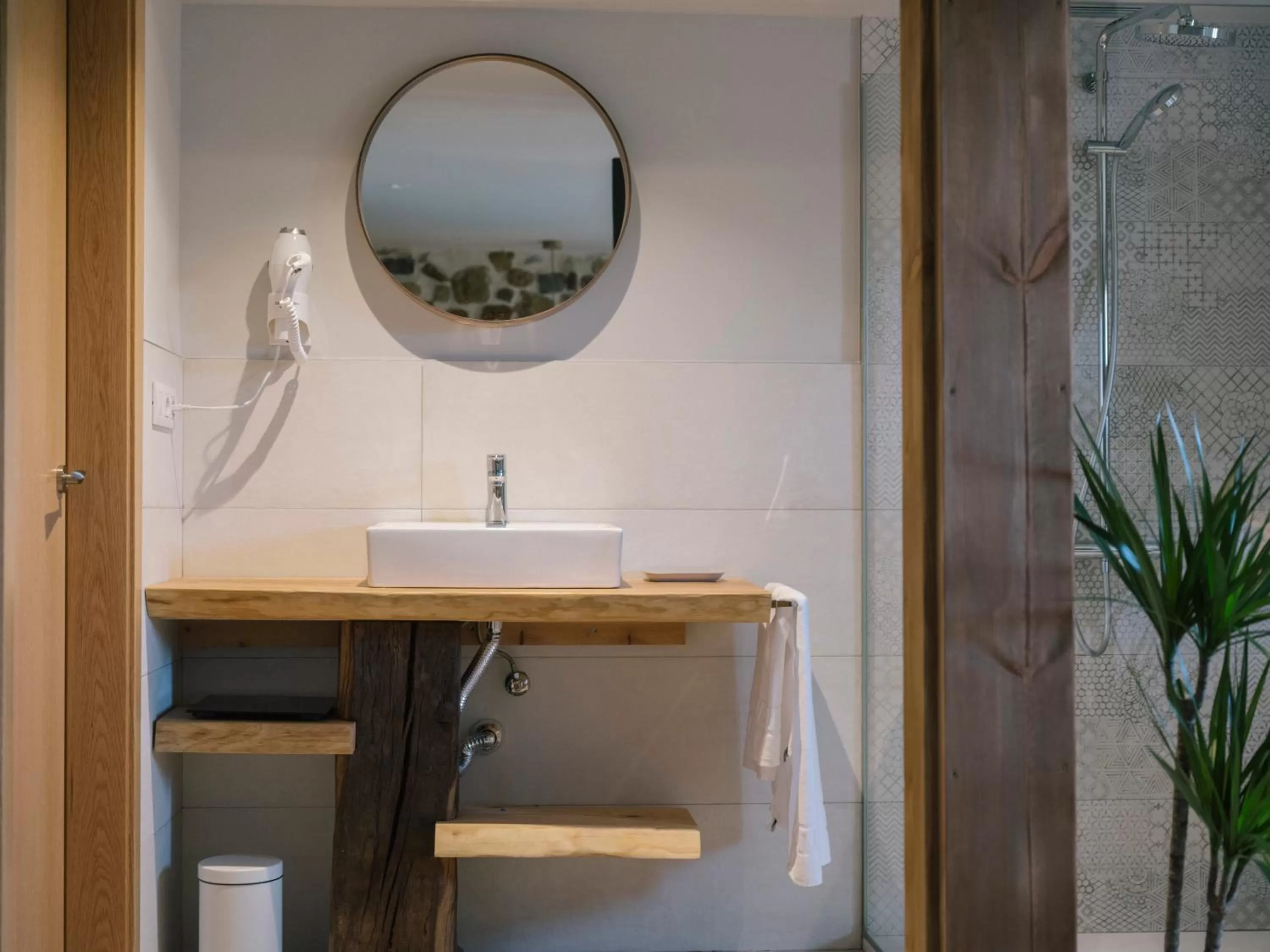 Bathroom in Hotel Nafarrola - Gastronomy & Wine