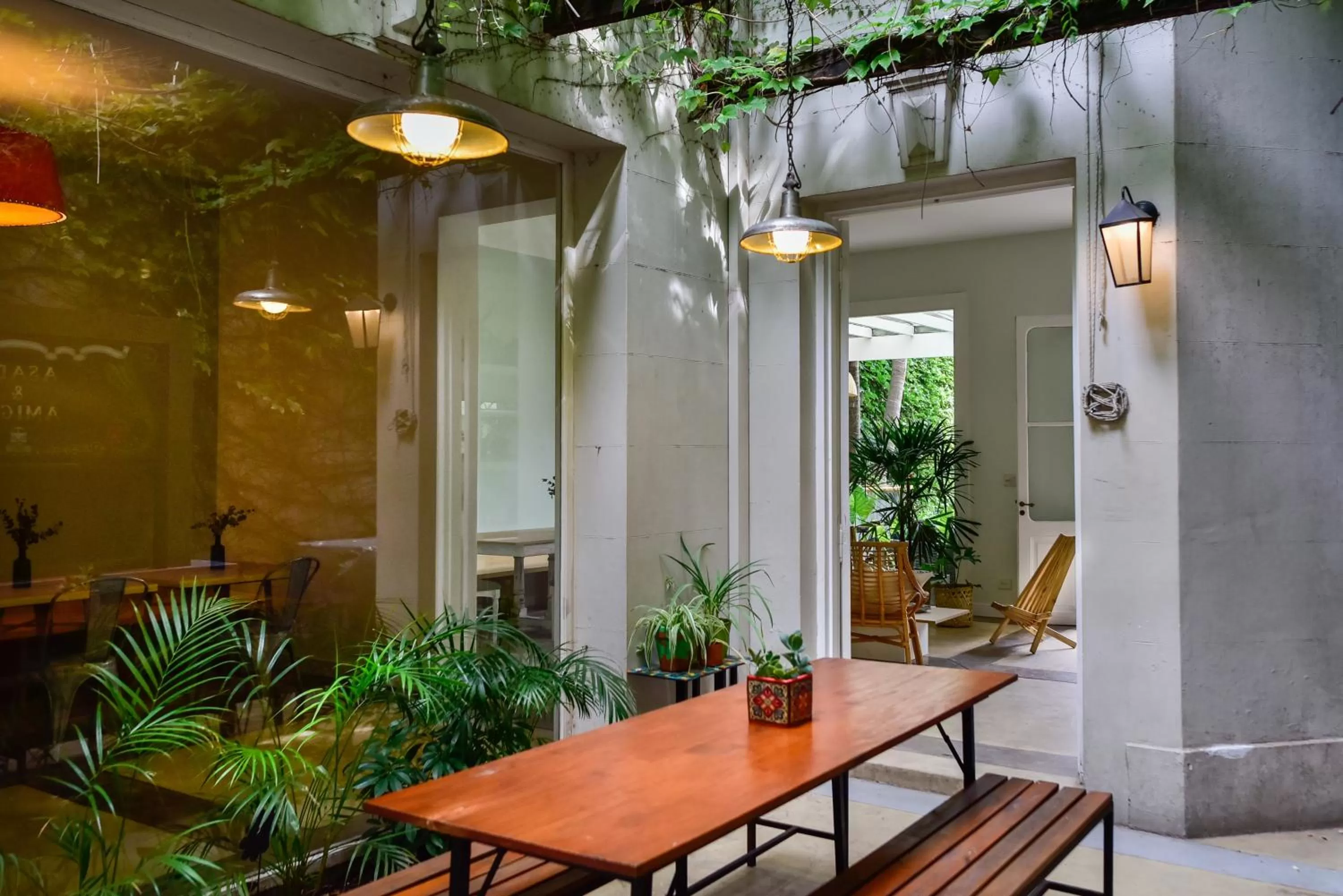 Dining area in Casa Caravan - Plant Based Concept House