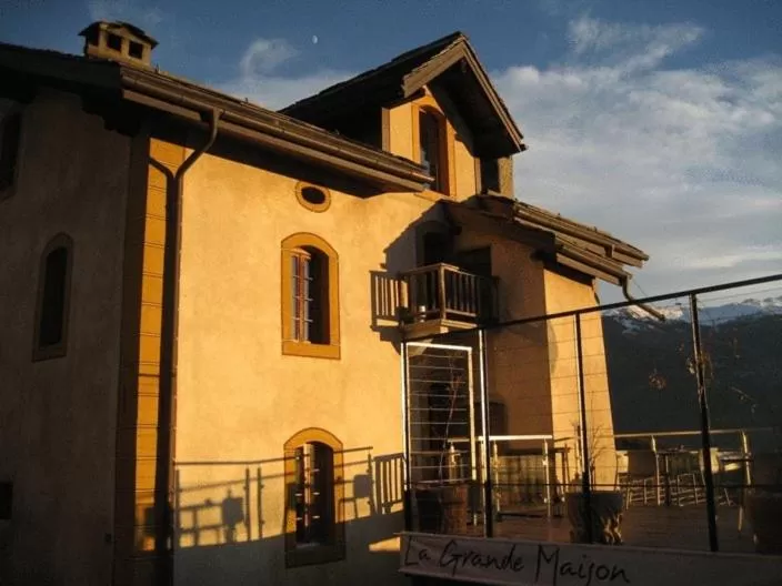 Facade/entrance, Property Building in La Grande Maison