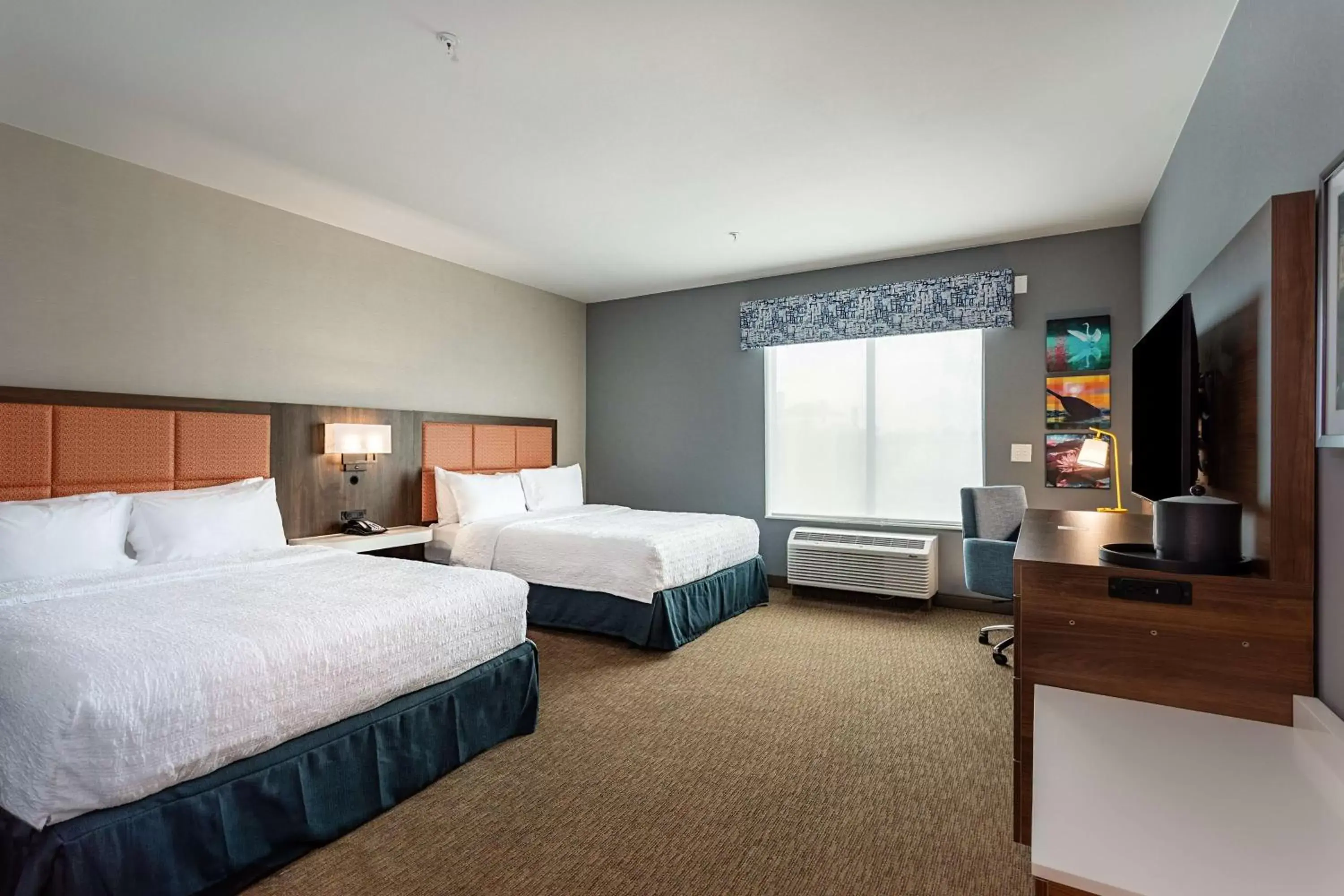 Queen Room with Two Queen Beds - Hearing Access in Hampton Inn Marianna I-10 Queen Room with Two Queen Beds - Hearing Access in Hampton Inn Marianna I-10