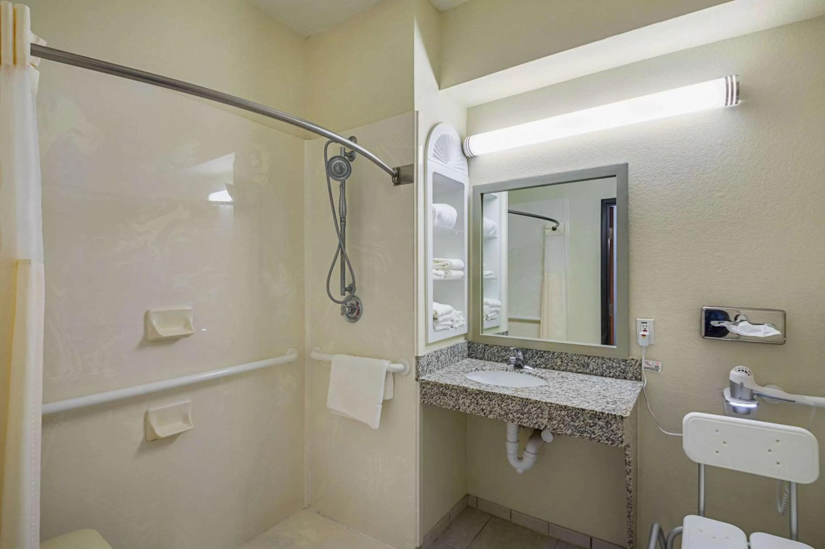 Bathroom in Quality Inn & Suites Lampasas