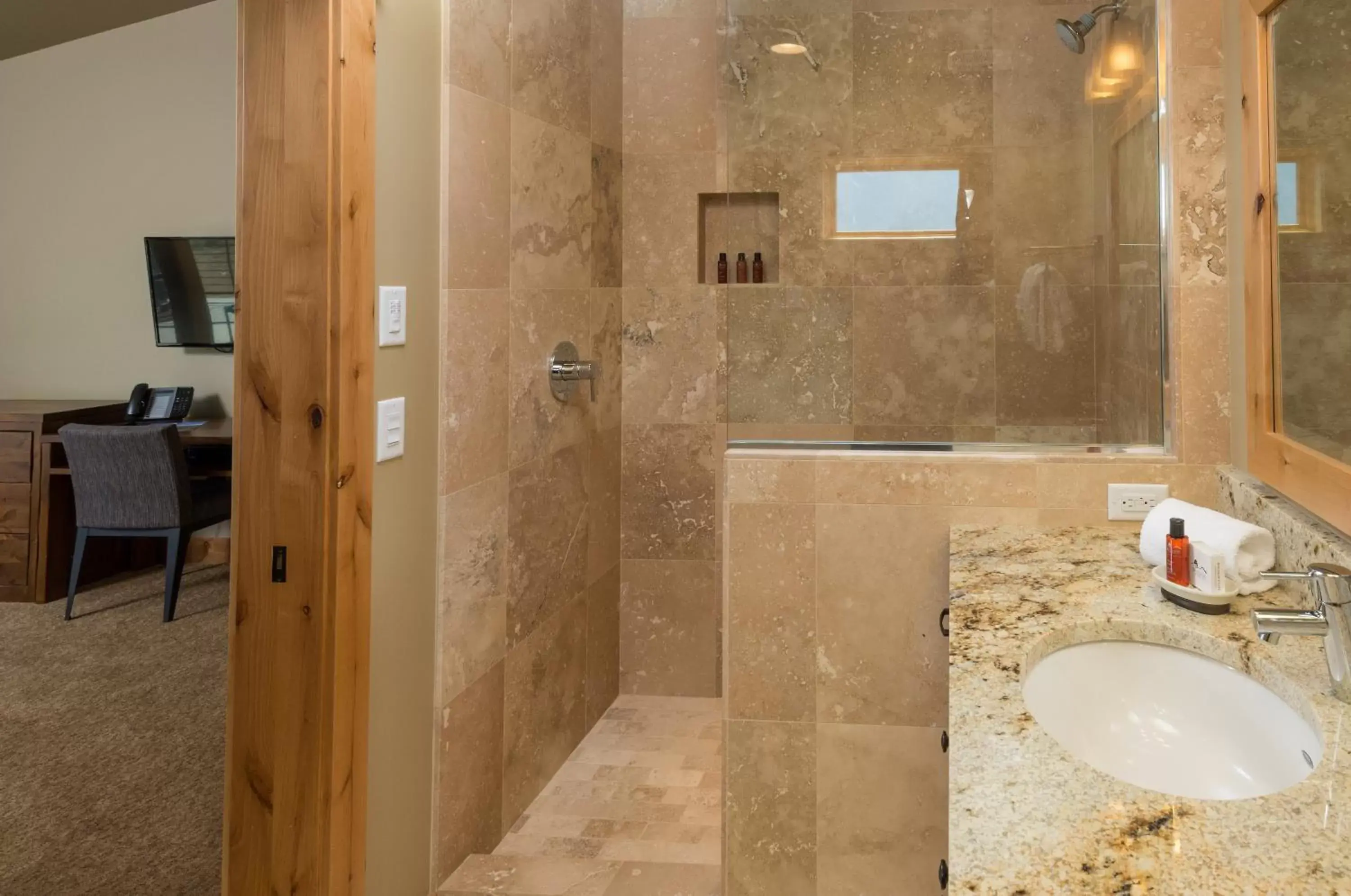 One-Bedroom Cabin with Hot Tub in Brasada Ranch One-Bedroom Cabin with Hot Tub in Brasada Ranch