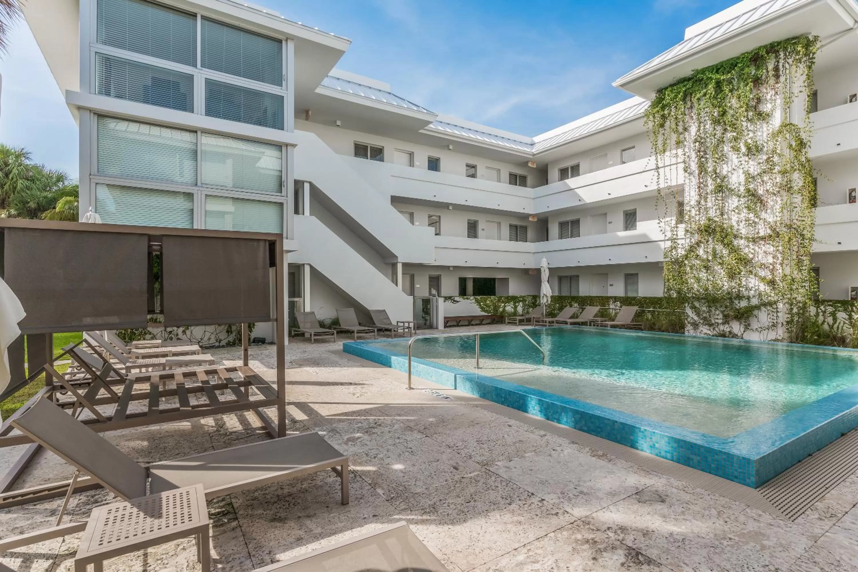 Property building in Beach Haus Key Biscayne Contemporary Apartments