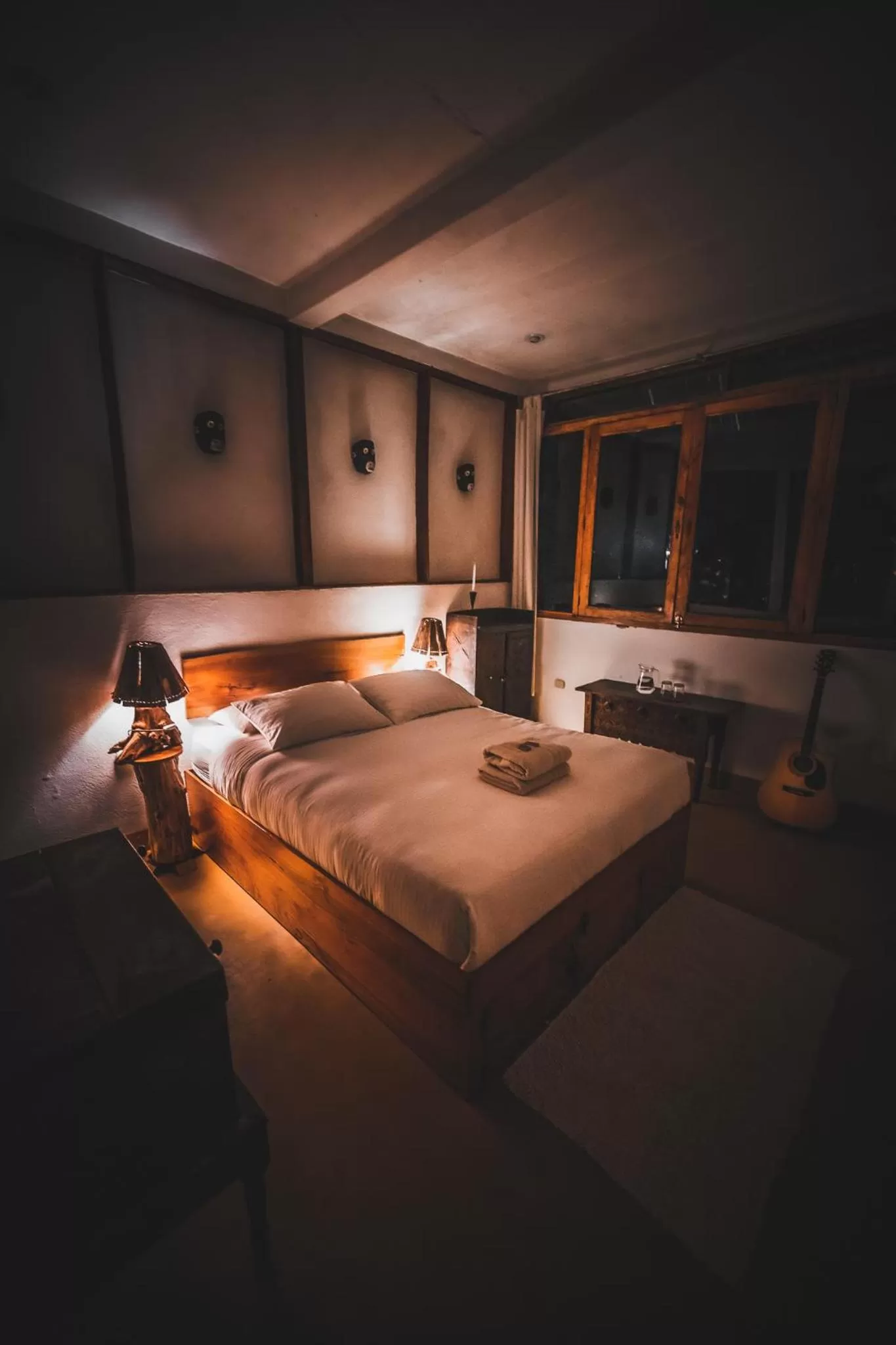 Bed in Lush Atitlán