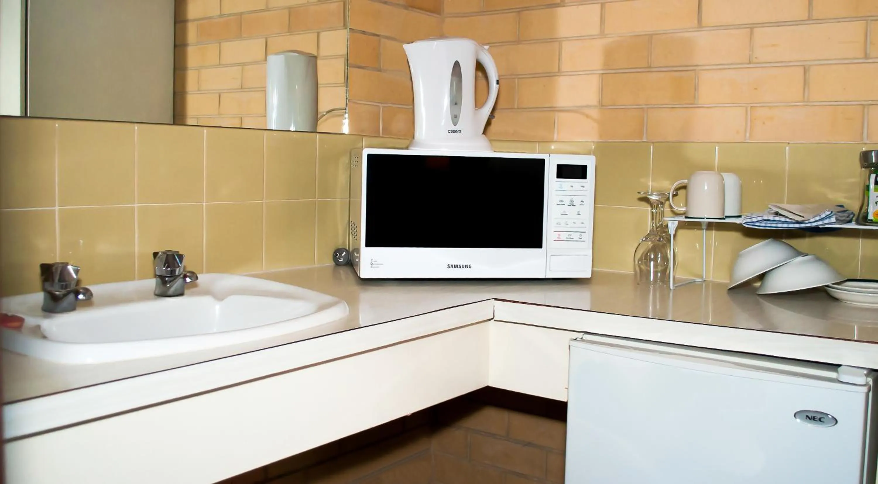 Kitchen or kitchenette in Angaston Vineyards Motel