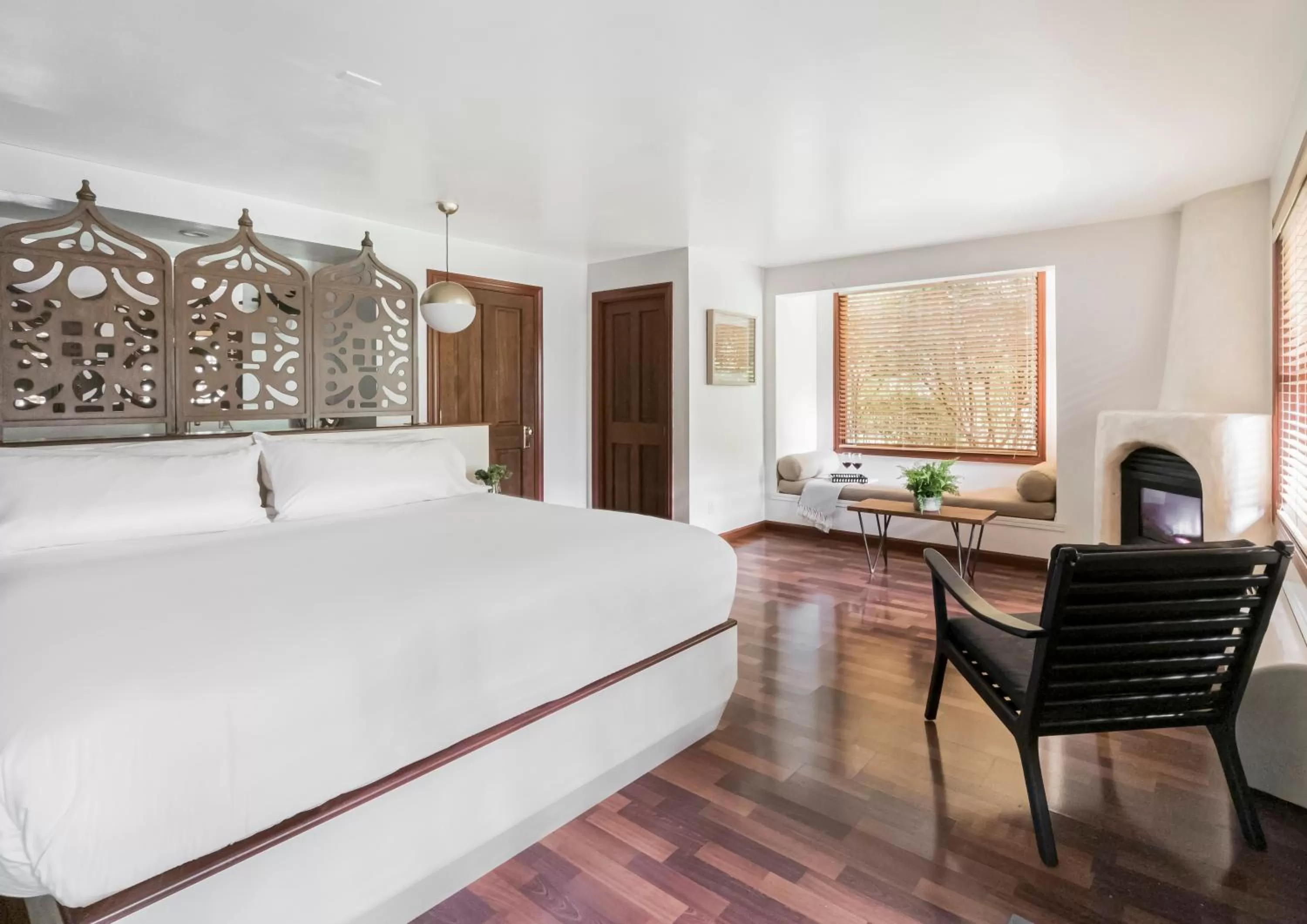 Photo of the whole room, Bed in Gaige House