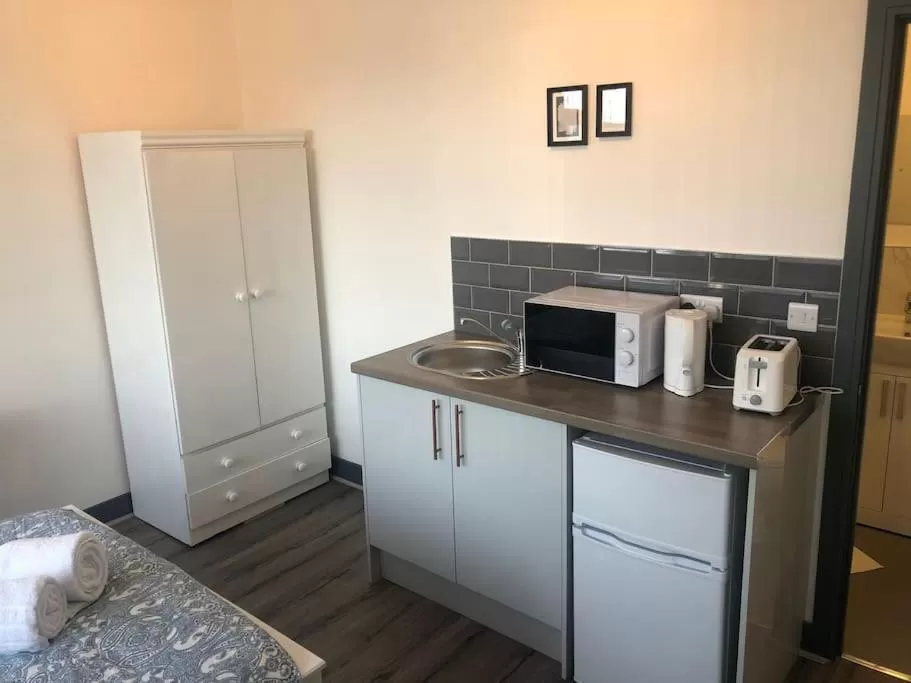 Coffee/tea facilities in Newly refurbished studio, great location 8 studios