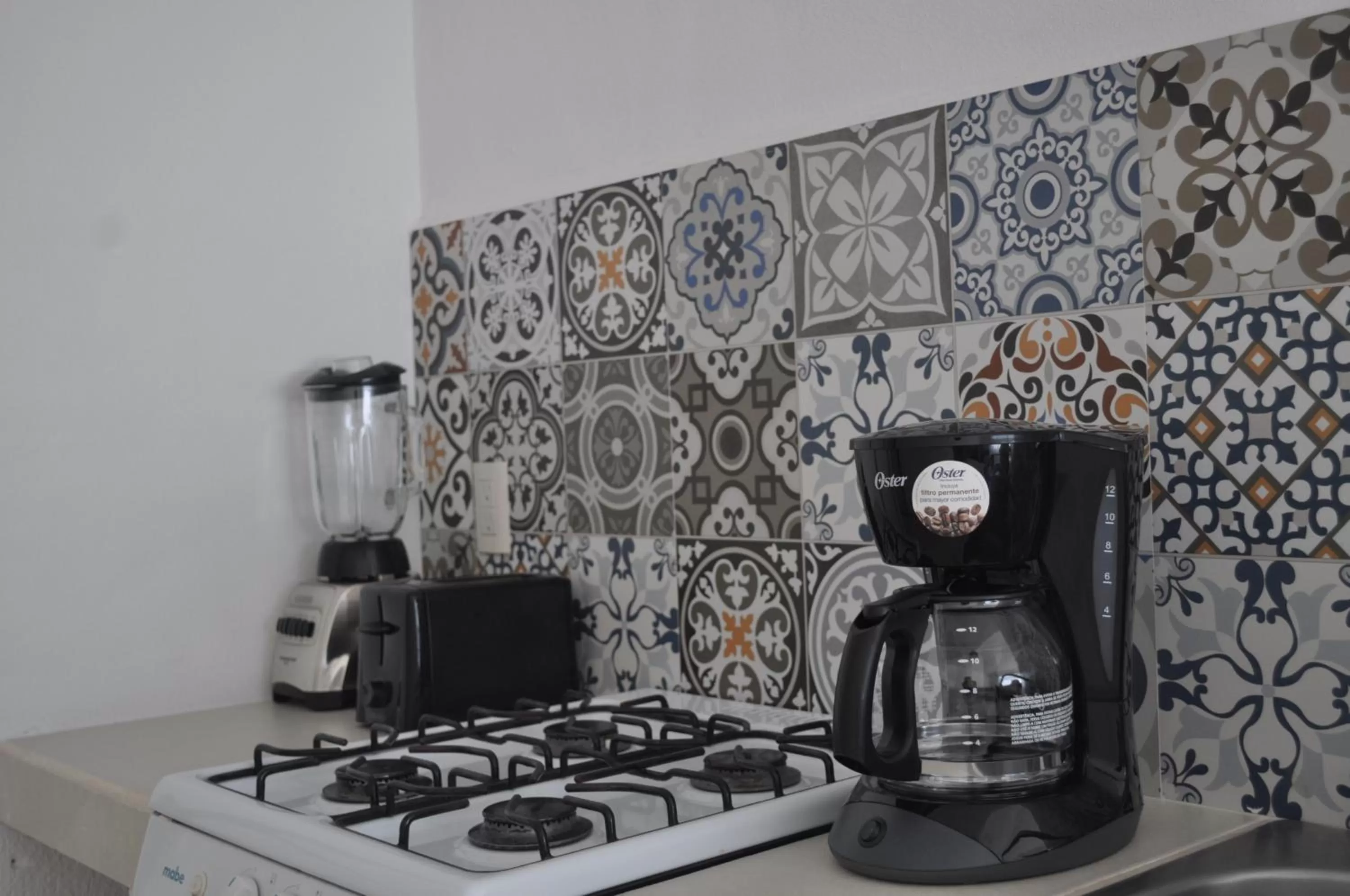 Coffee/tea facilities in Petit Hotel Pilitas