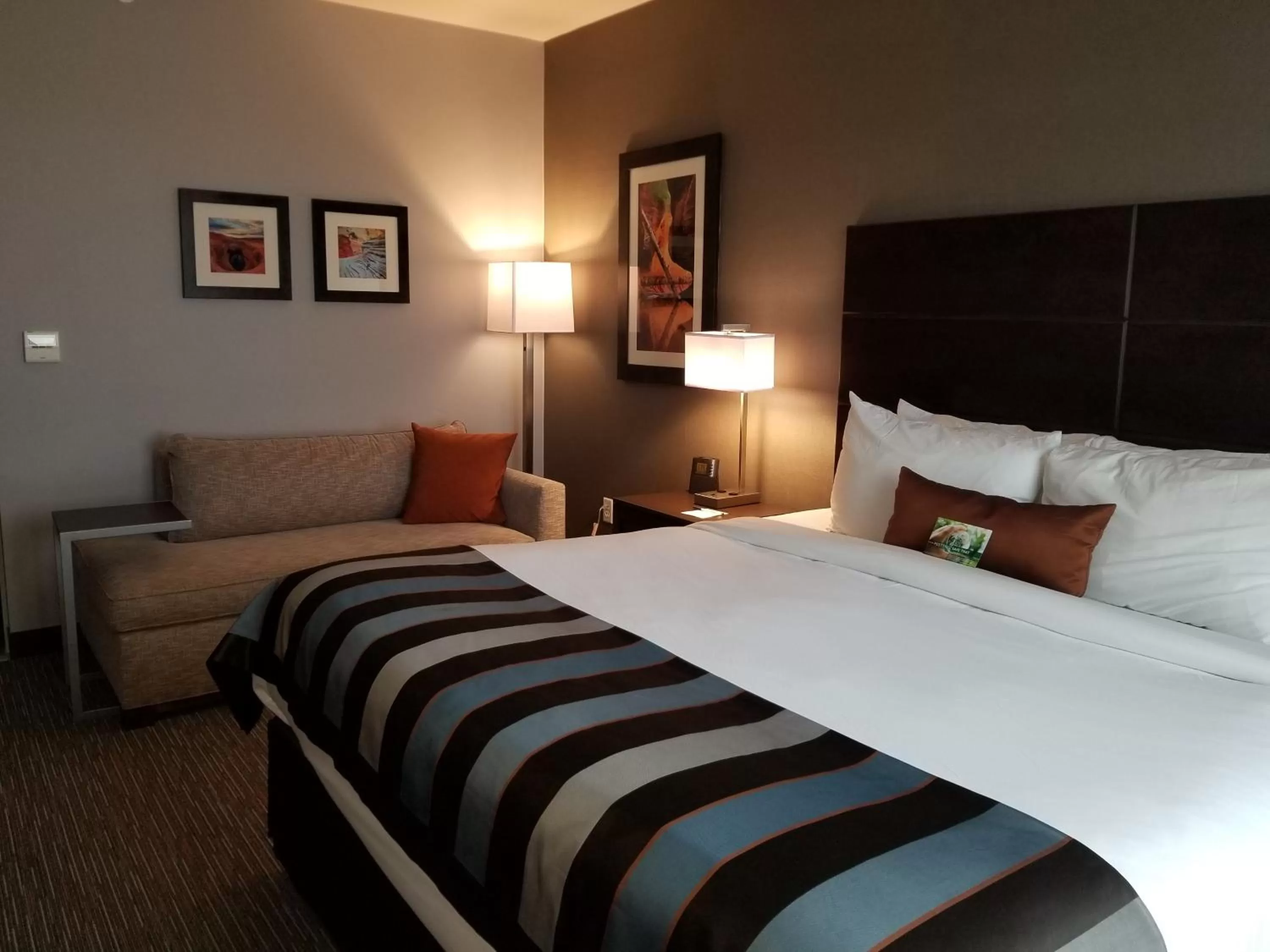 Photo of the whole room, Bed in Wingate by Wyndham Hurricane Zion National Park