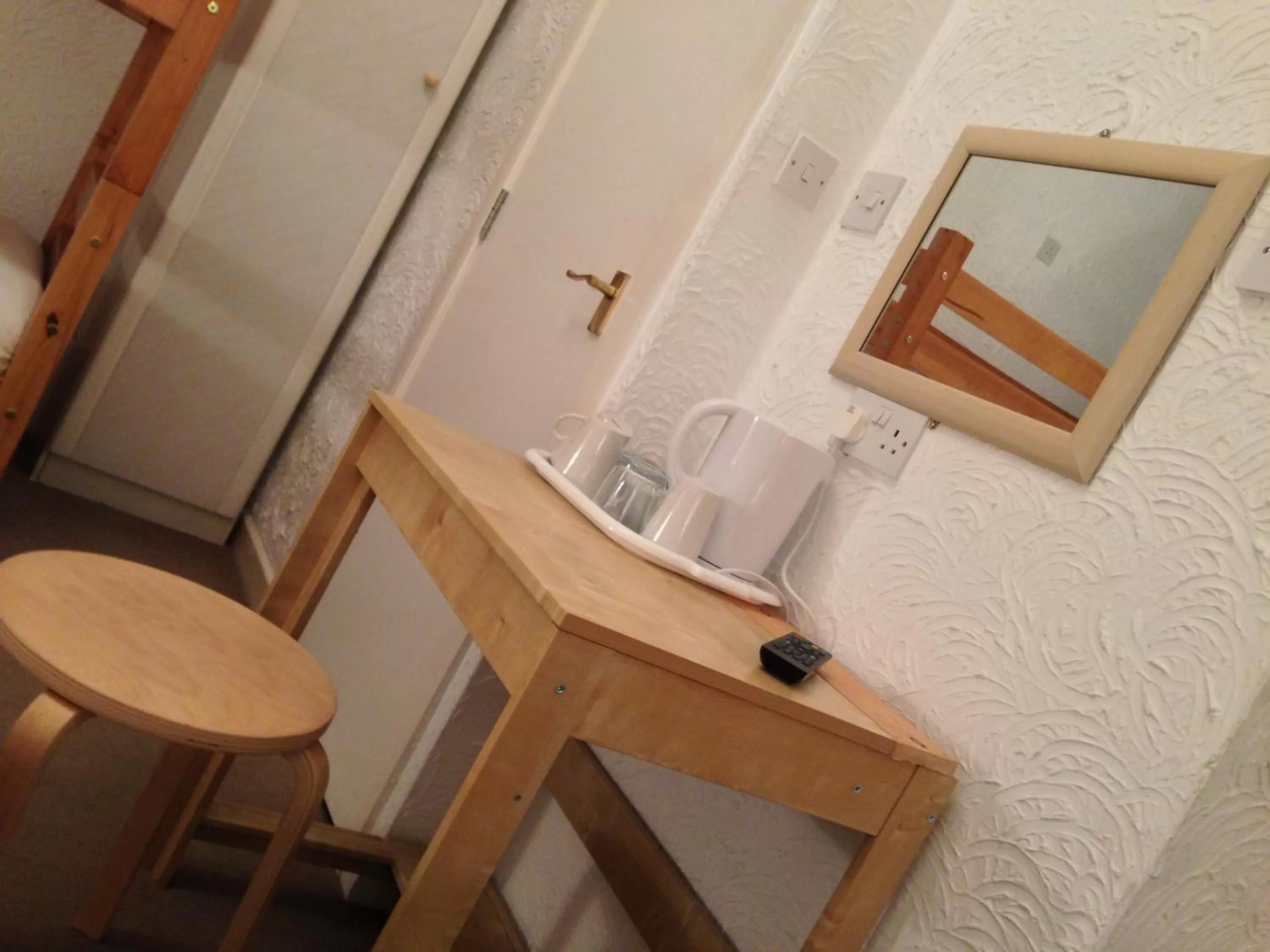 Coffee/tea facilities in Wilsons Hotel - Blackpool Tower View