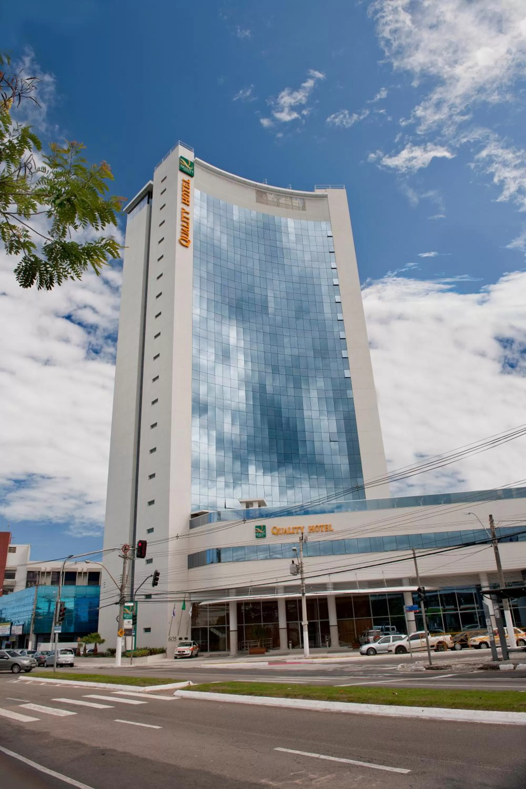 Facade/entrance in Quality Hotel Vitória