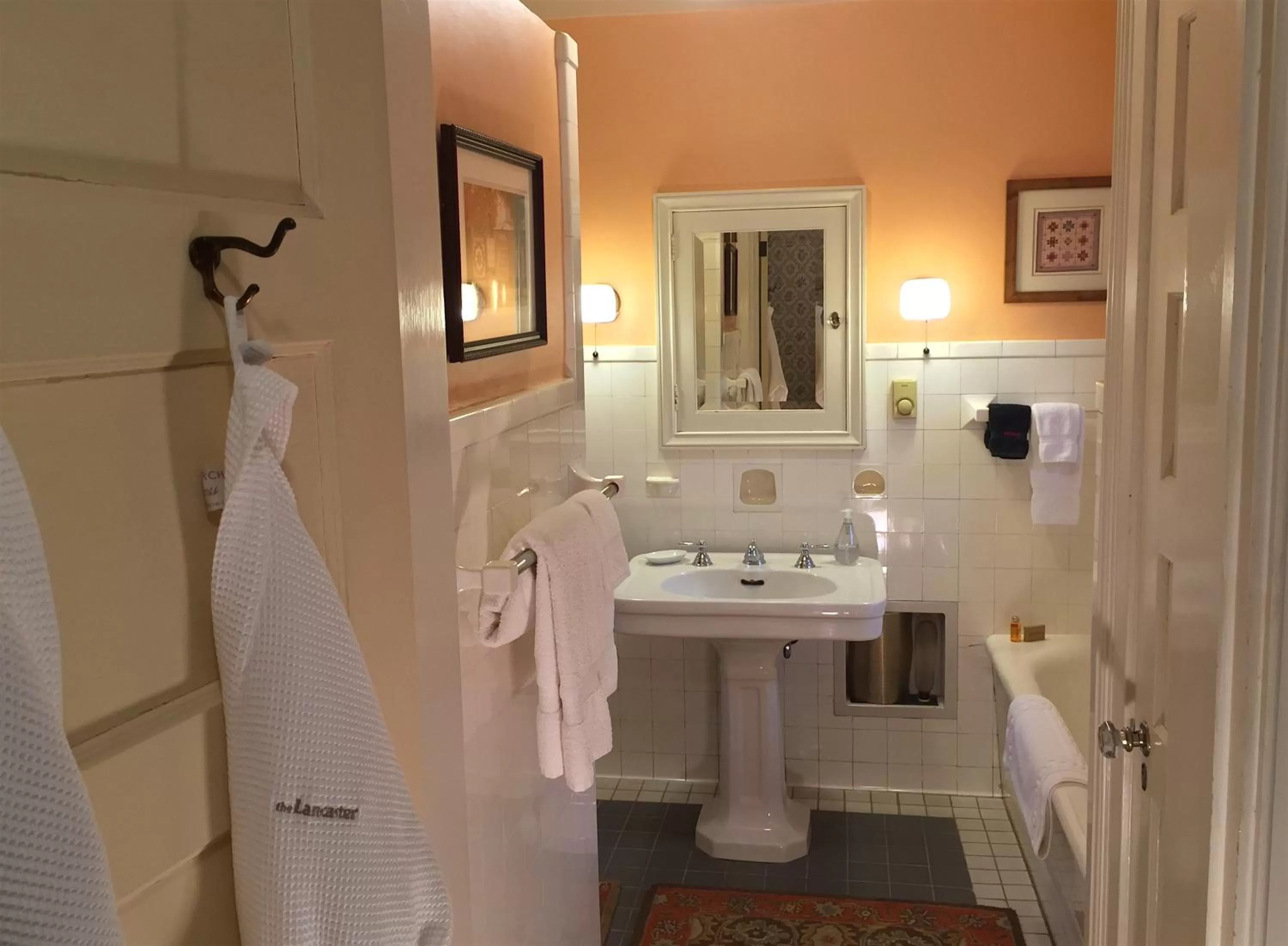 Bathroom in The Lancaster Bed and Breakfast