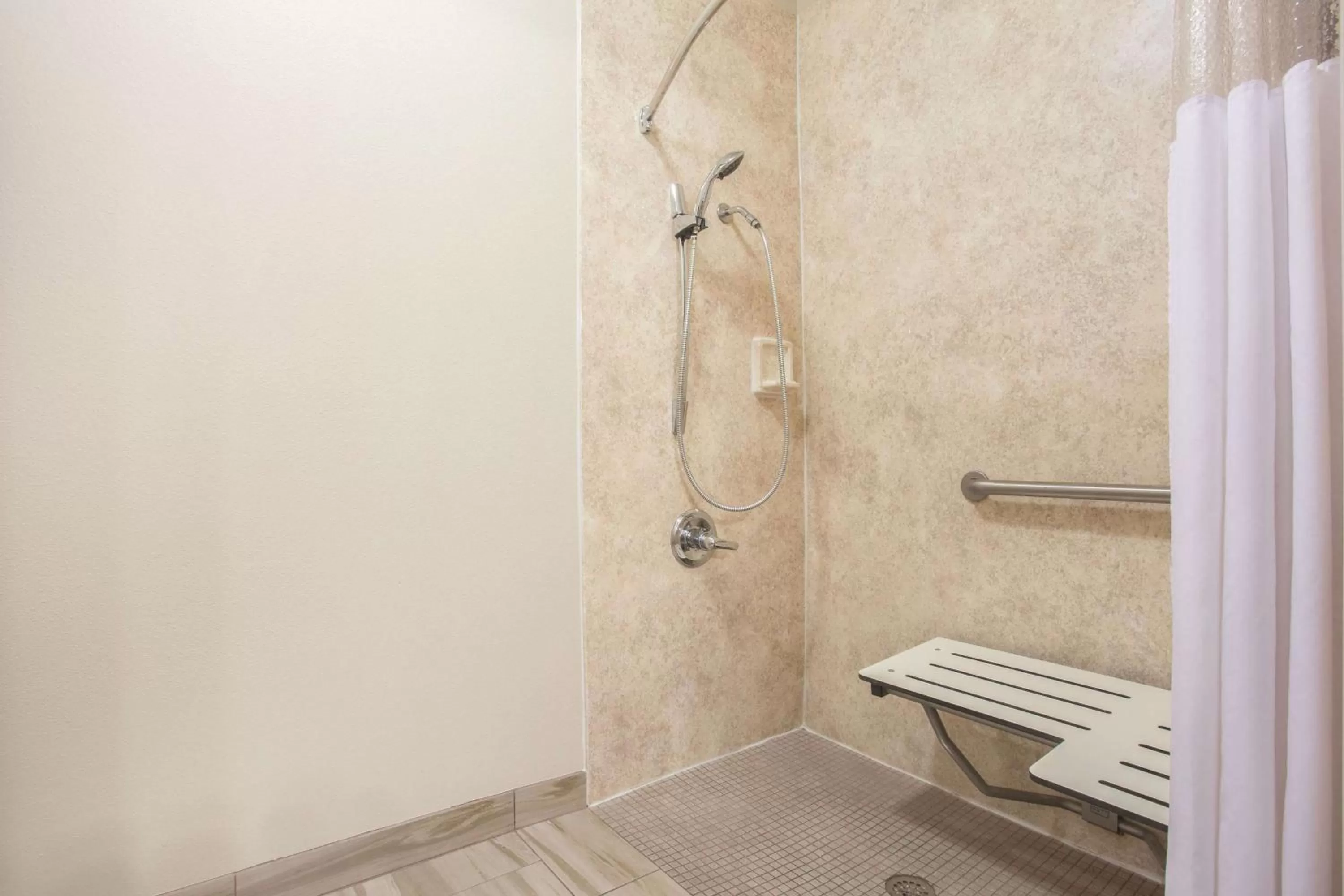 Photo of the whole room in La Quinta by Wyndham Moab