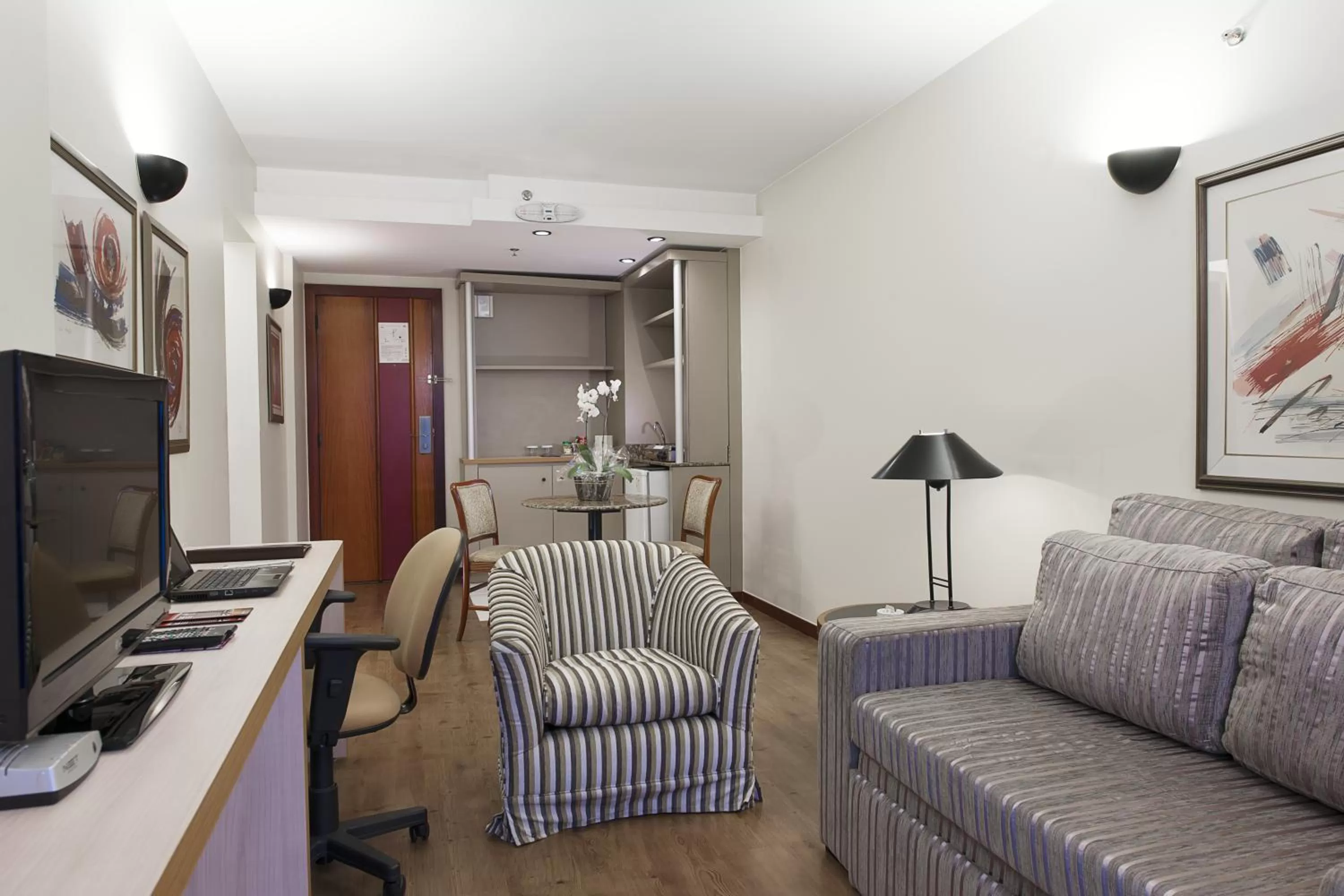 Seating area in Metropolitan Hotel Brasília