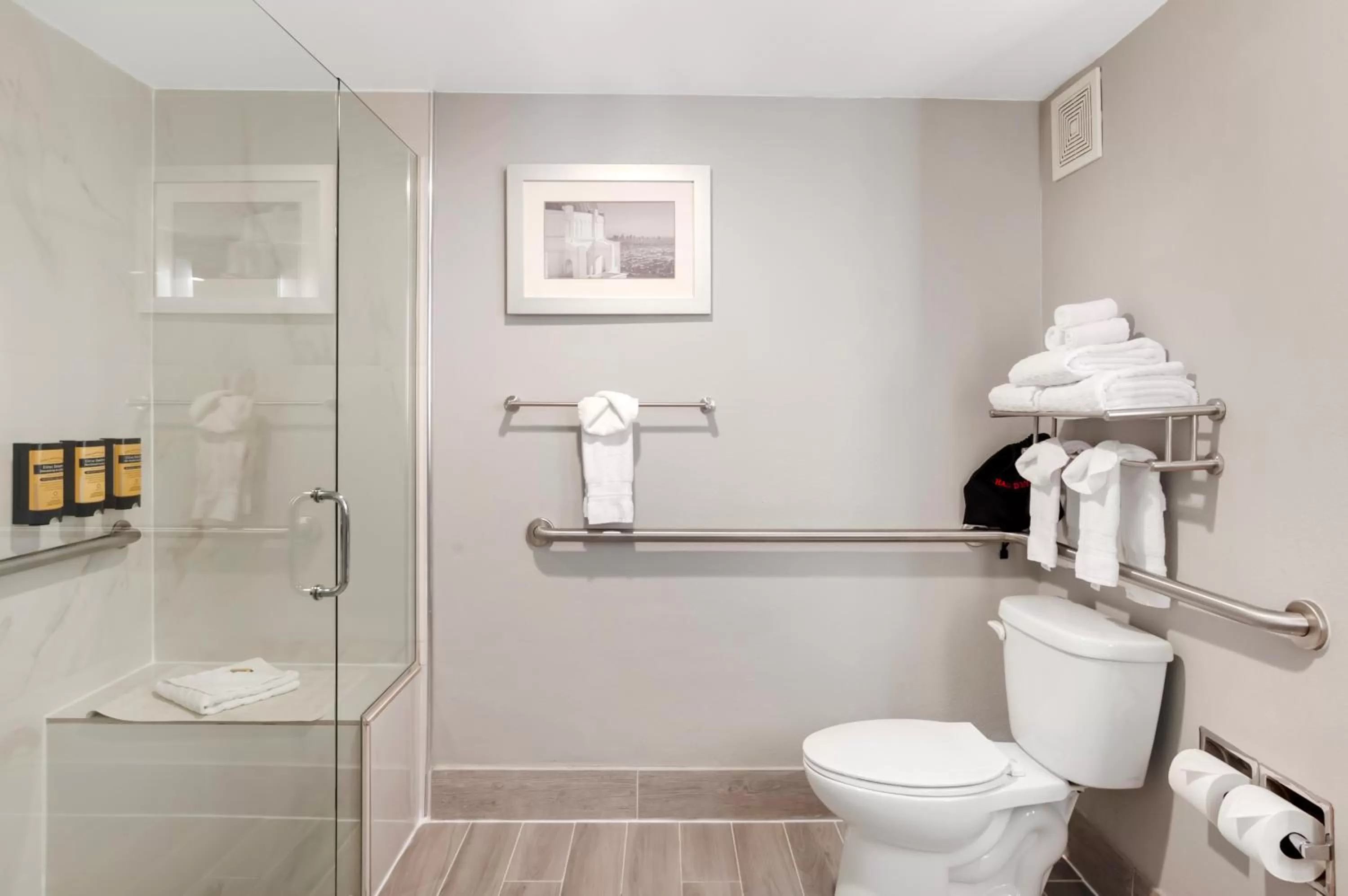 Property building in Best Western Plus Commerce Hotel