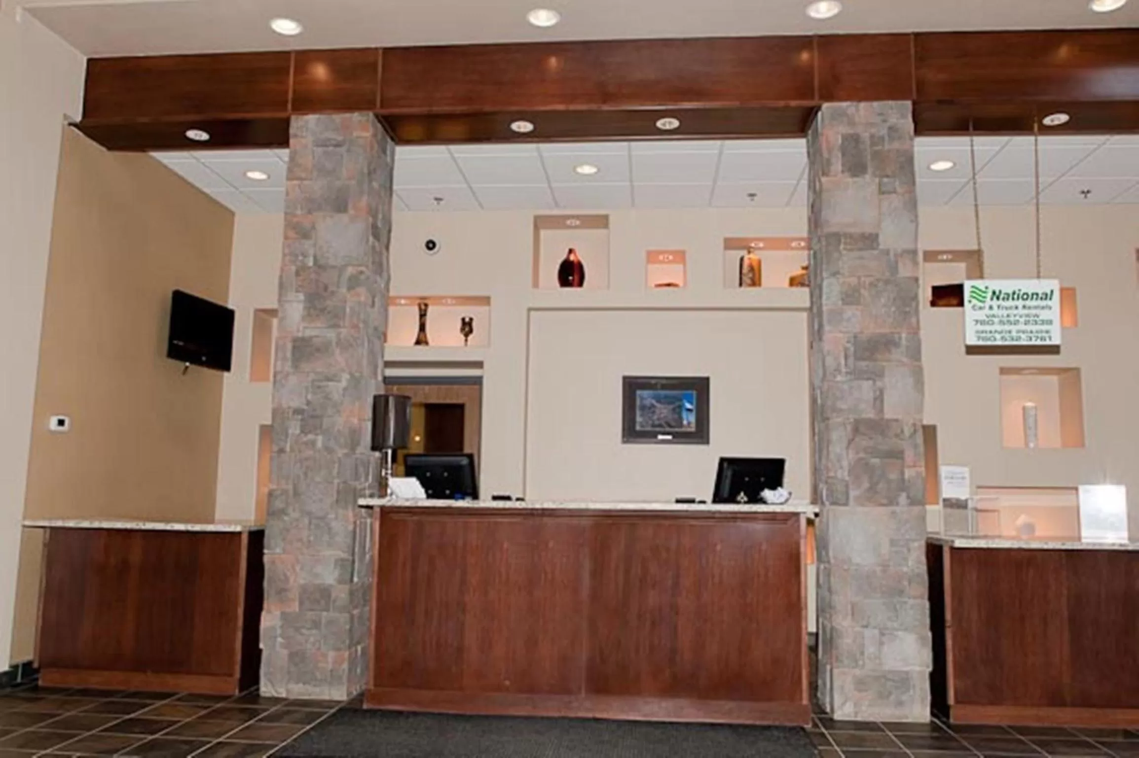 Lobby or reception in Paradise Inn and Suites