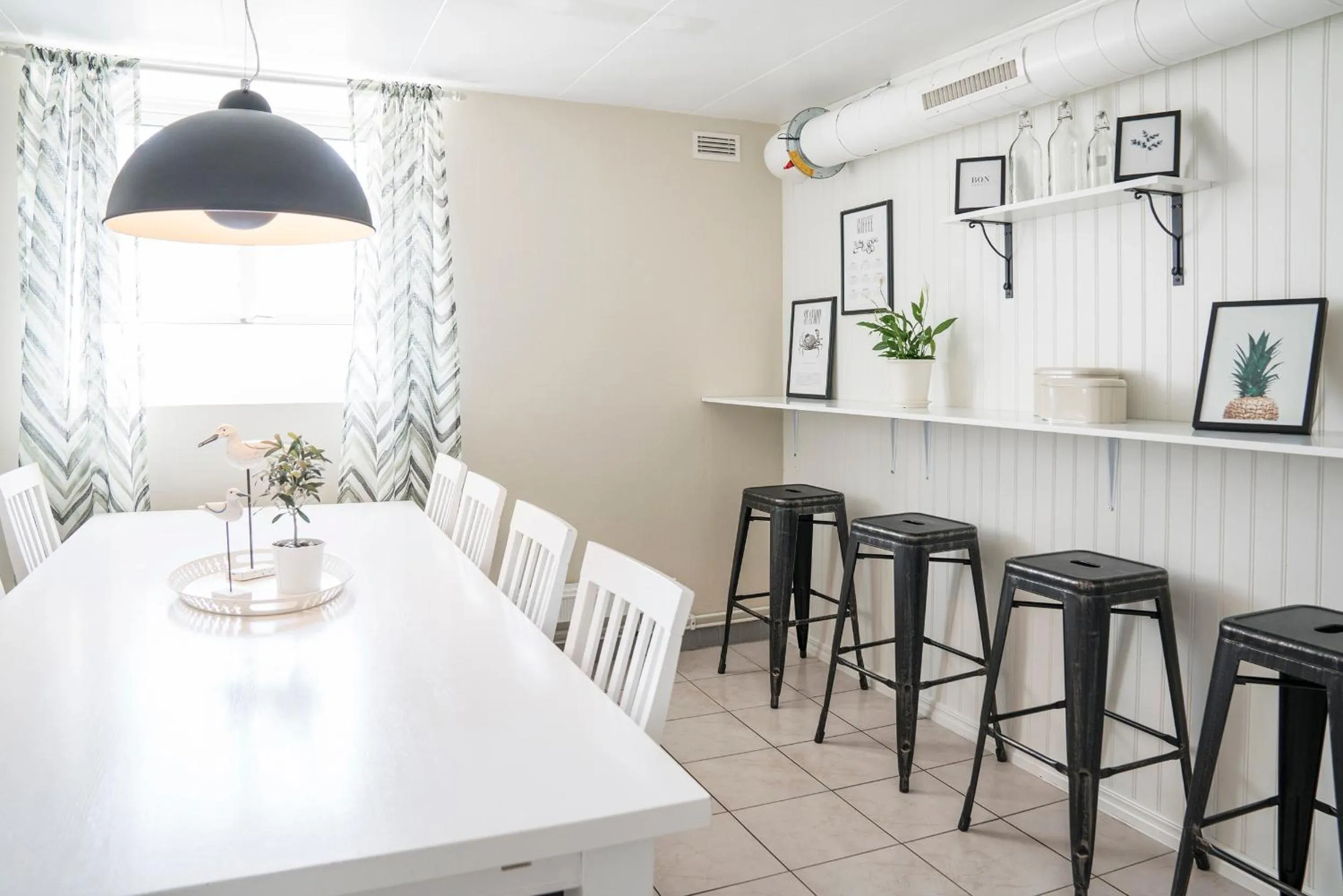 Kitchen or kitchenette in Halmstad Hotell & Vandrarhem Kaptenshamn