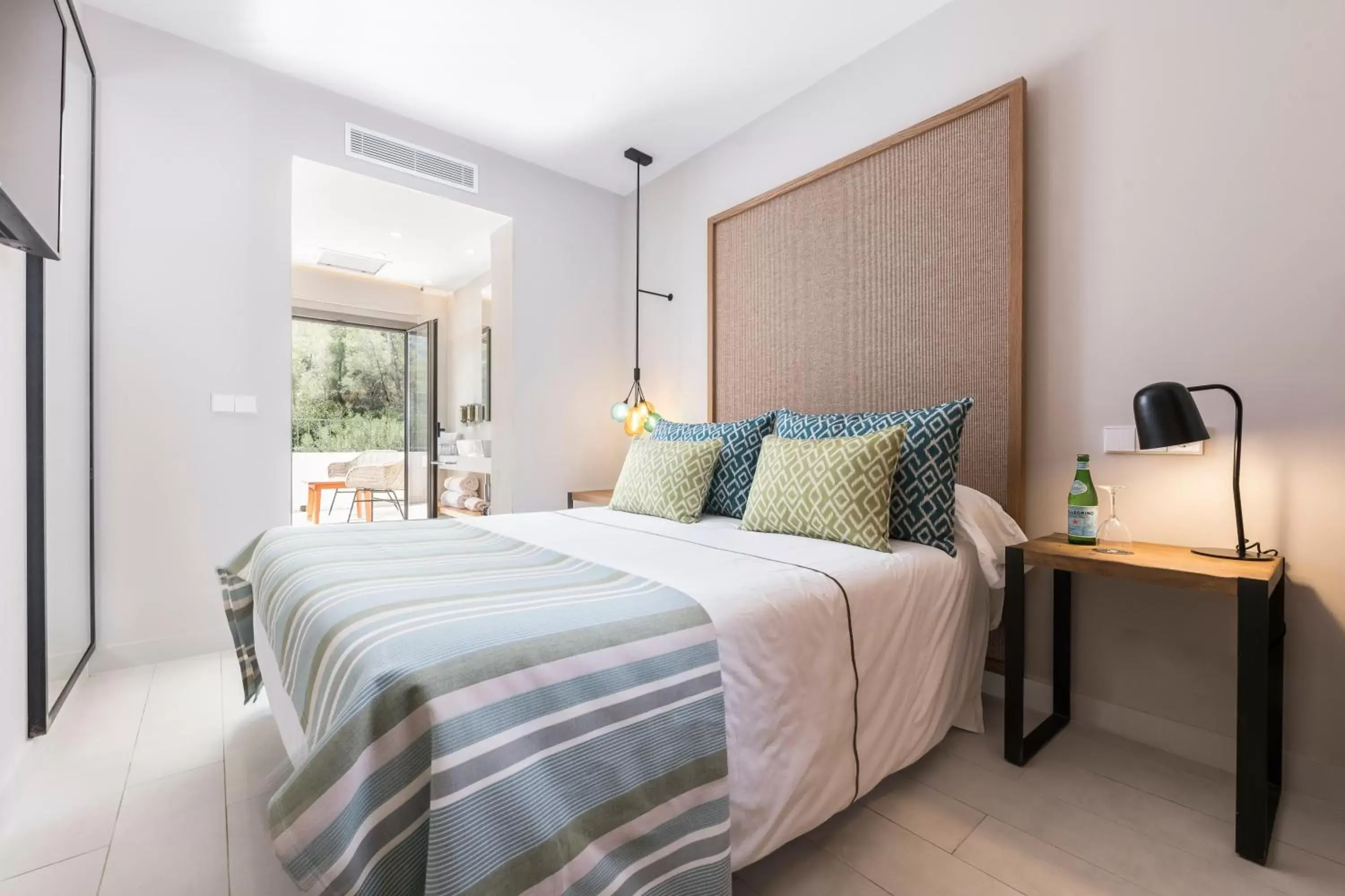 Double or Twin Room with Mountain View in Pure Salt Port de Sóller Double or Twin Room with Mountain View in Pure Salt Port de Sóller