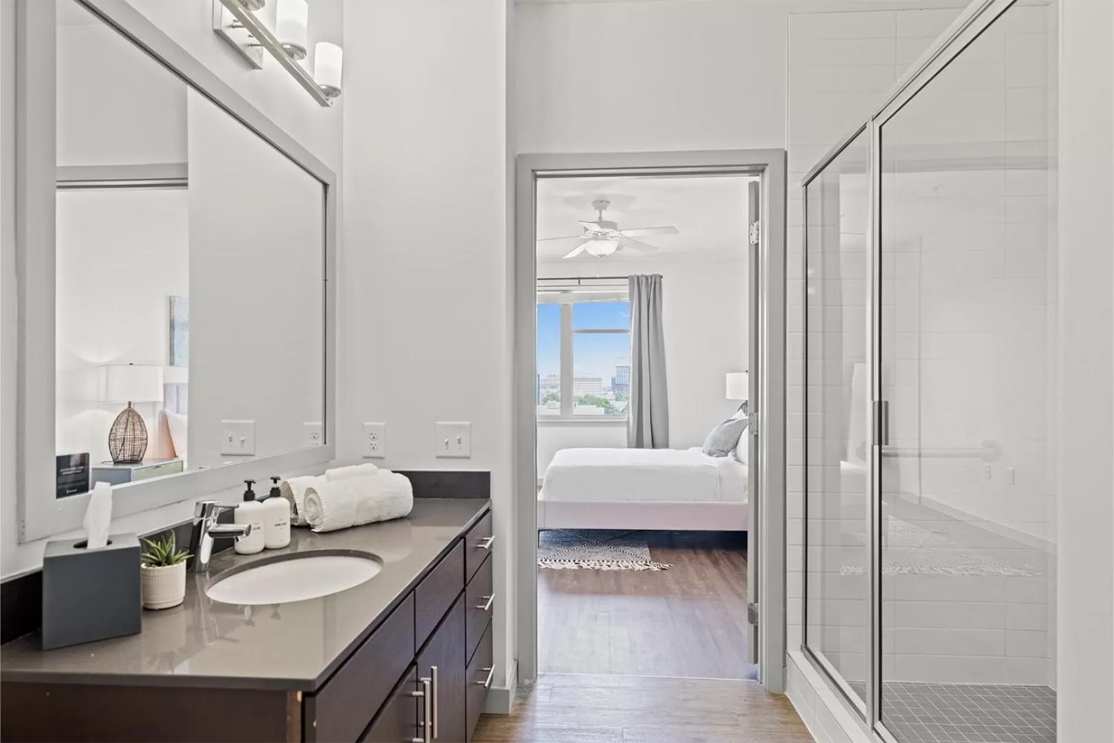 Bathroom, Bed in Placemakr Music Row - Vanderbilt