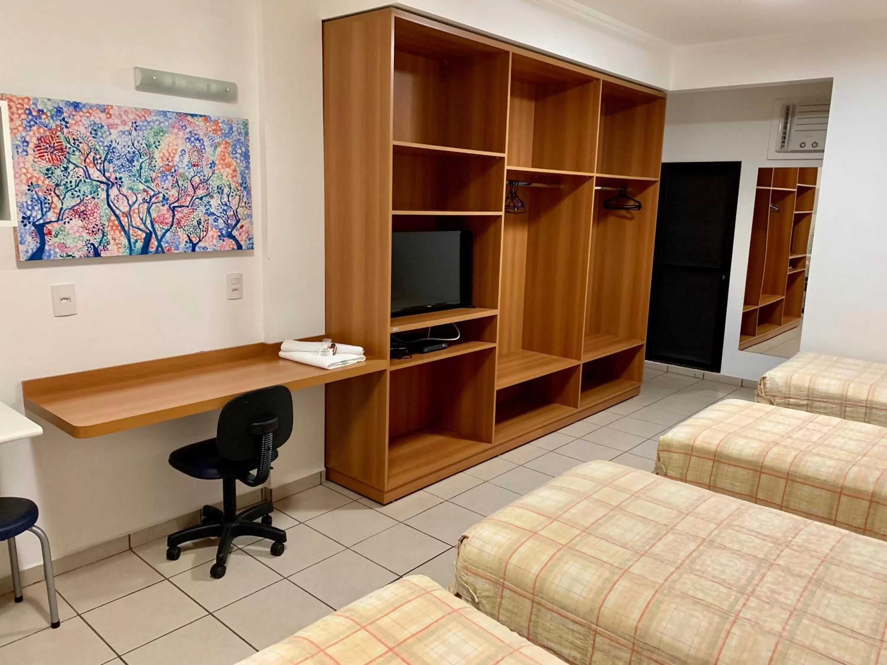 TV and multimedia, Bed in Hotel Flat Alameda