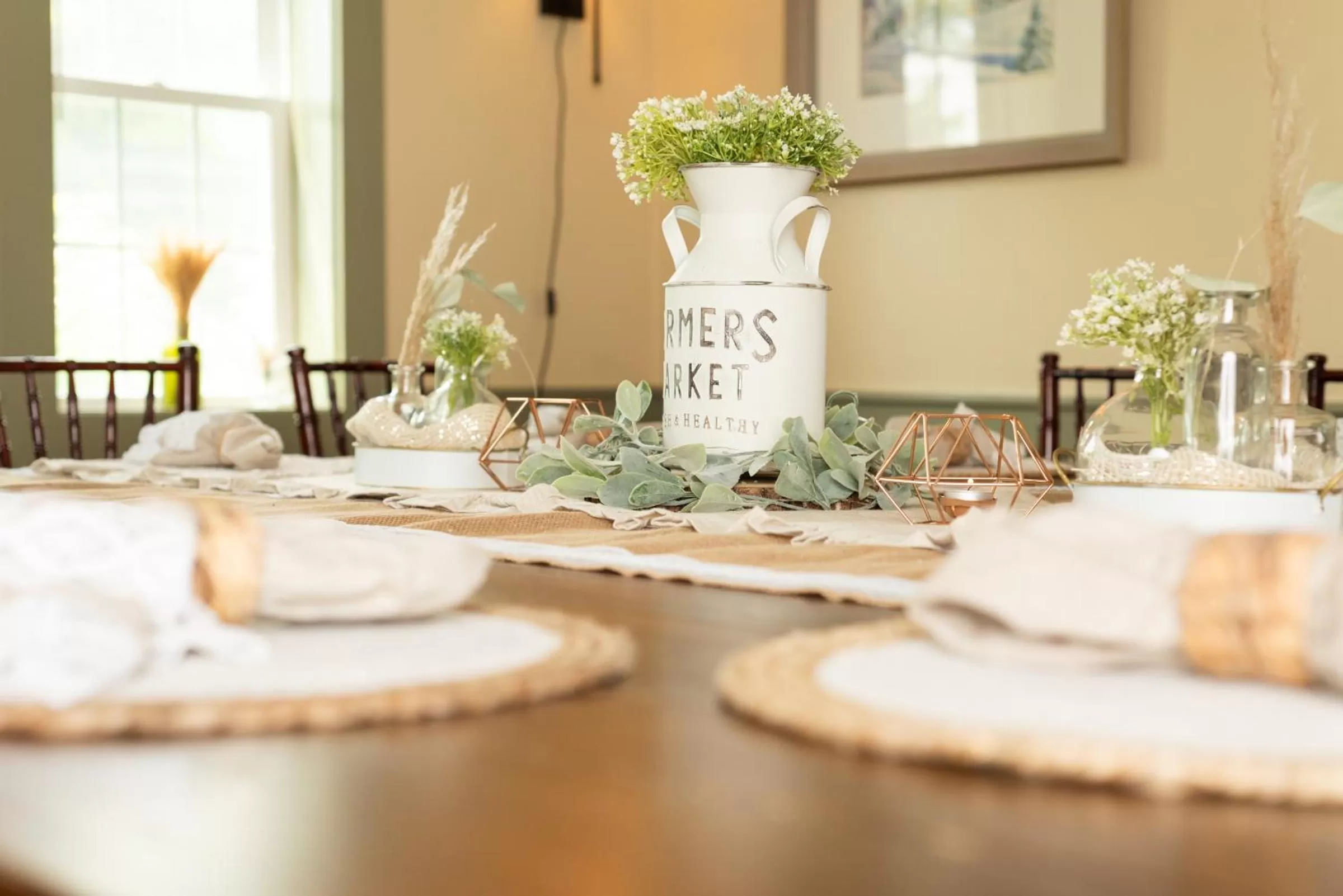 Restaurant/places to eat in Christmas Farm Inn and Spa