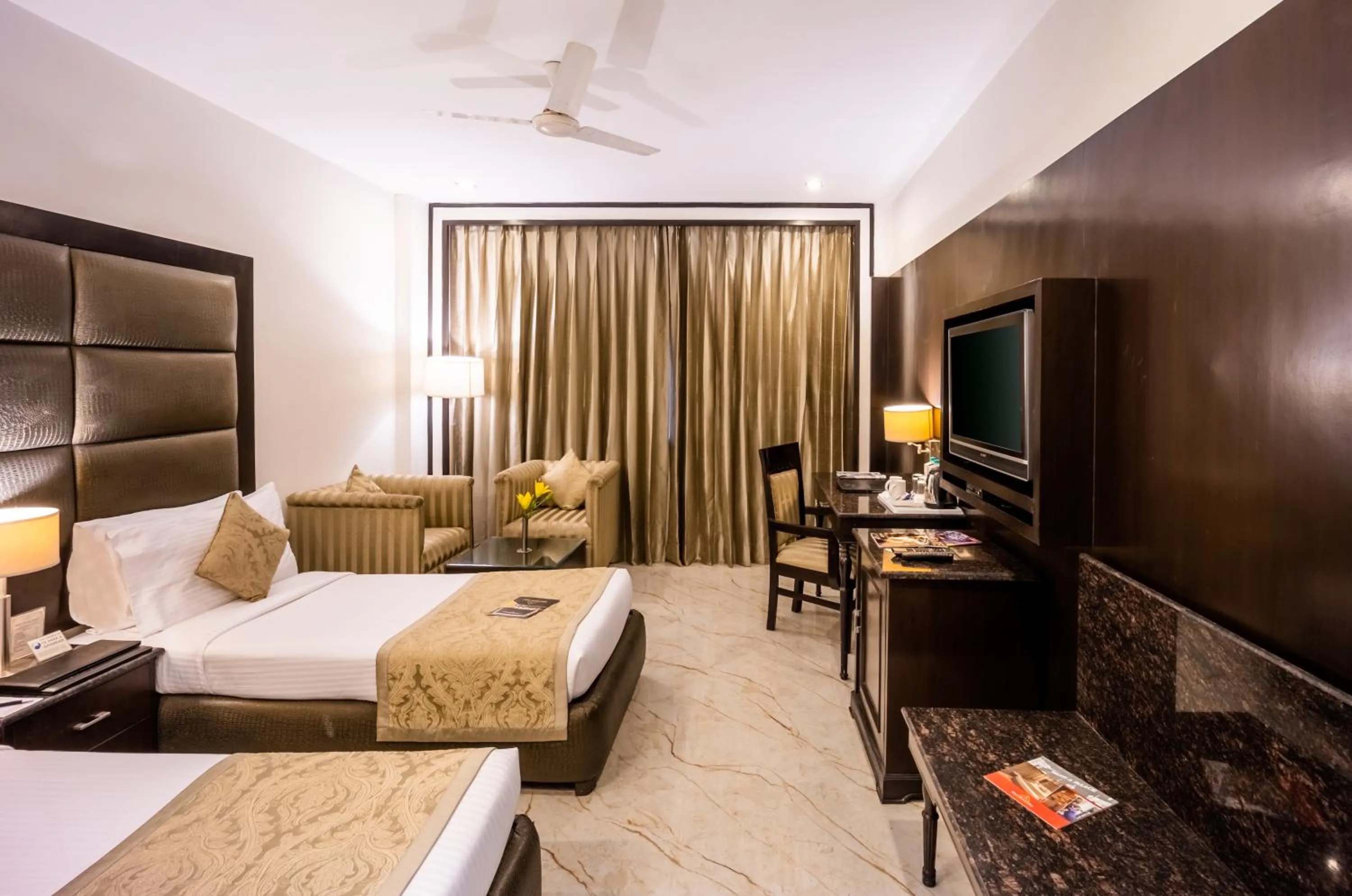 Bedroom, Bed in Hotel Shanti Palace Mahipalpur