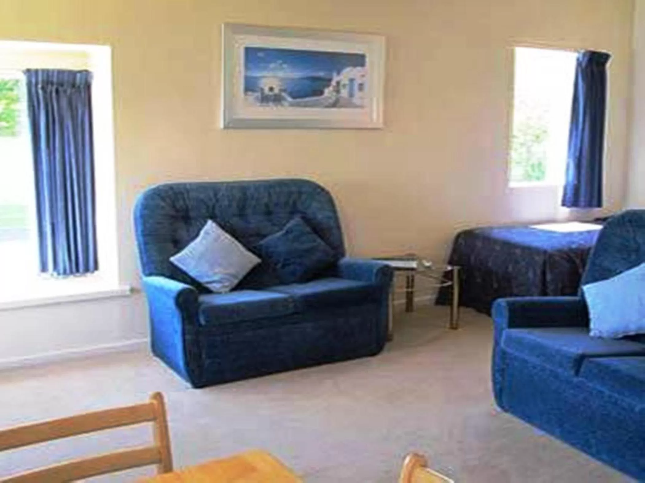 Living room in Riverview Motel