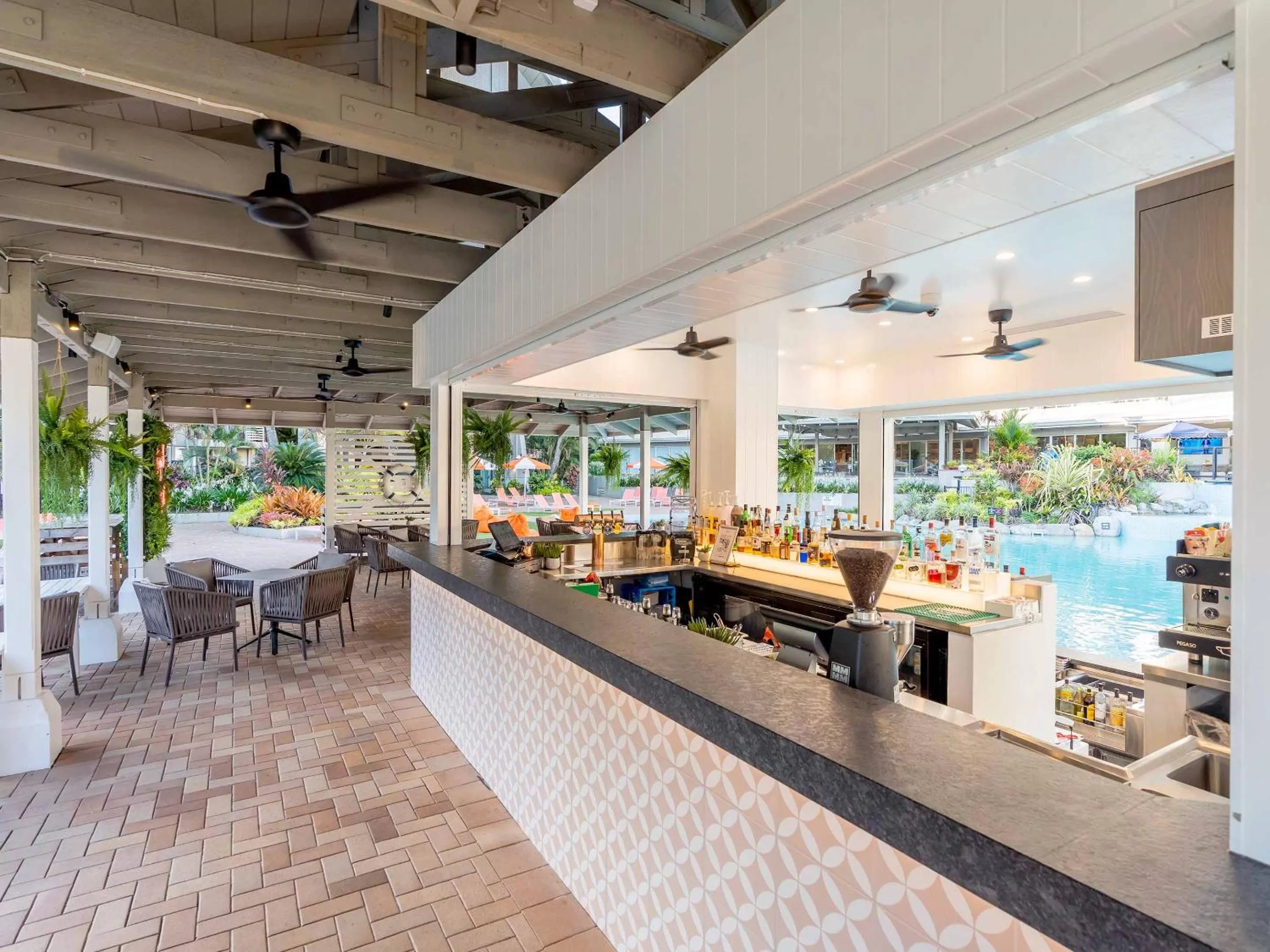 Restaurant/places to eat in Novotel Cairns Oasis Resort