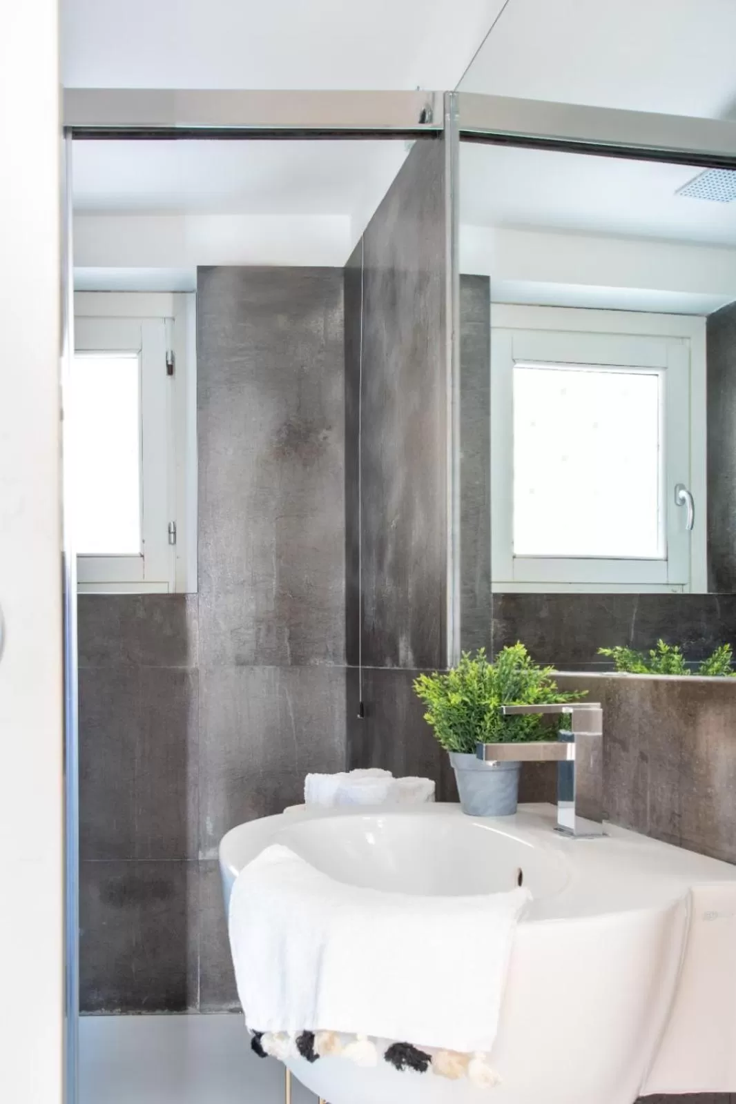 Bathroom in Moncada Suites & Apartments