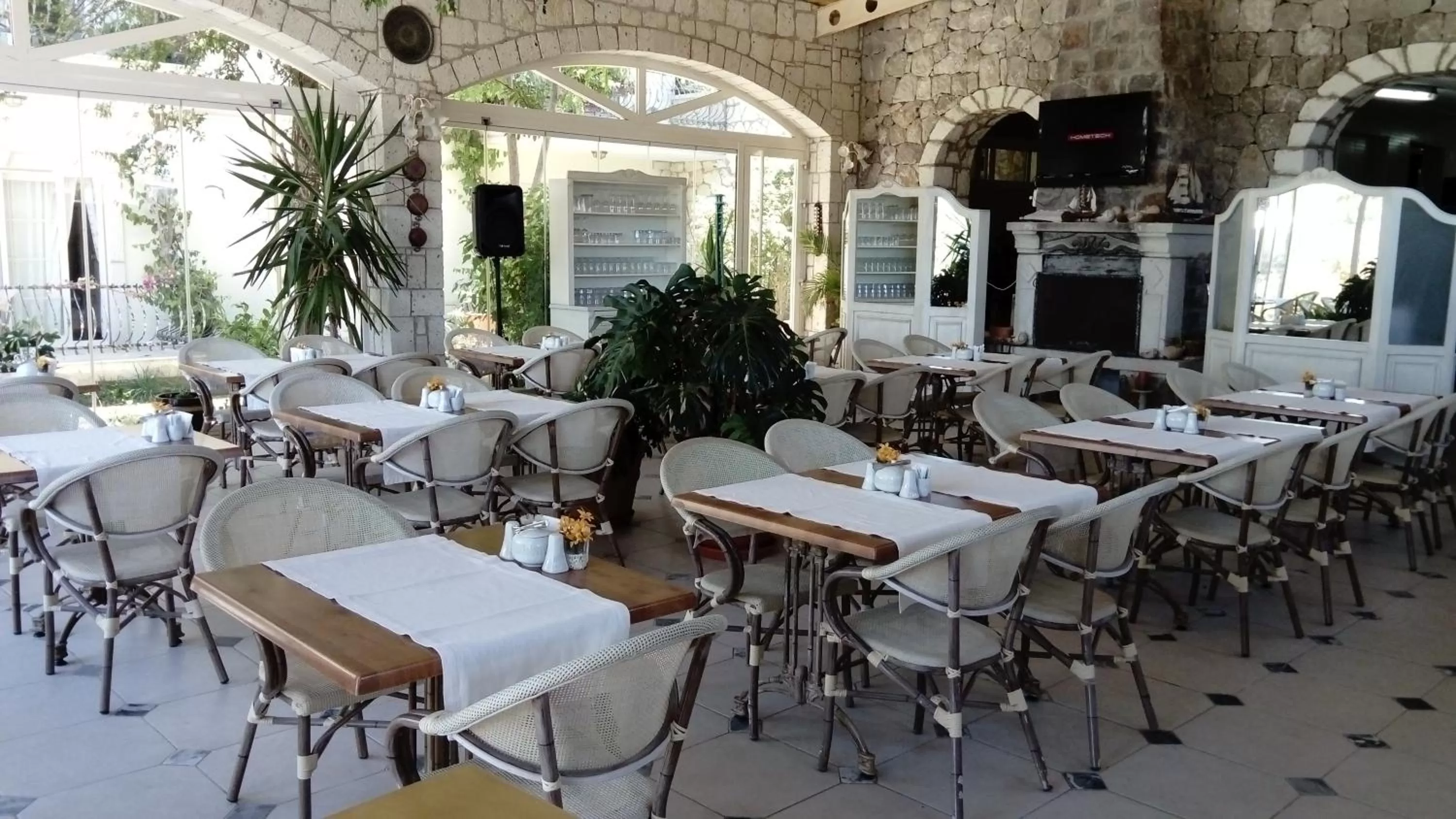 On site, Restaurant/Places to Eat in Dolina Hotel