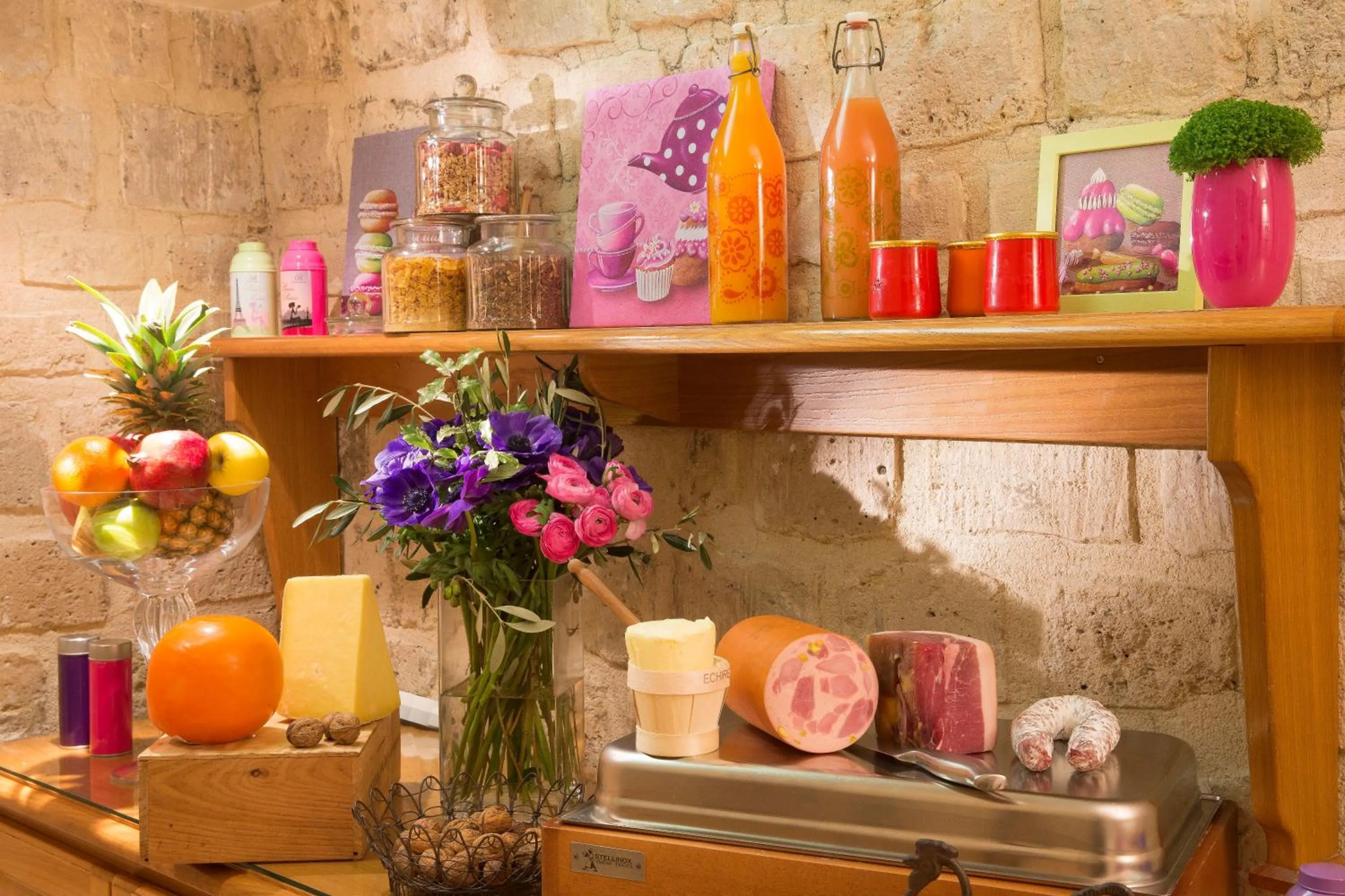 Restaurant/places to eat in Hôtel Cordelia Opéra-Madeleine