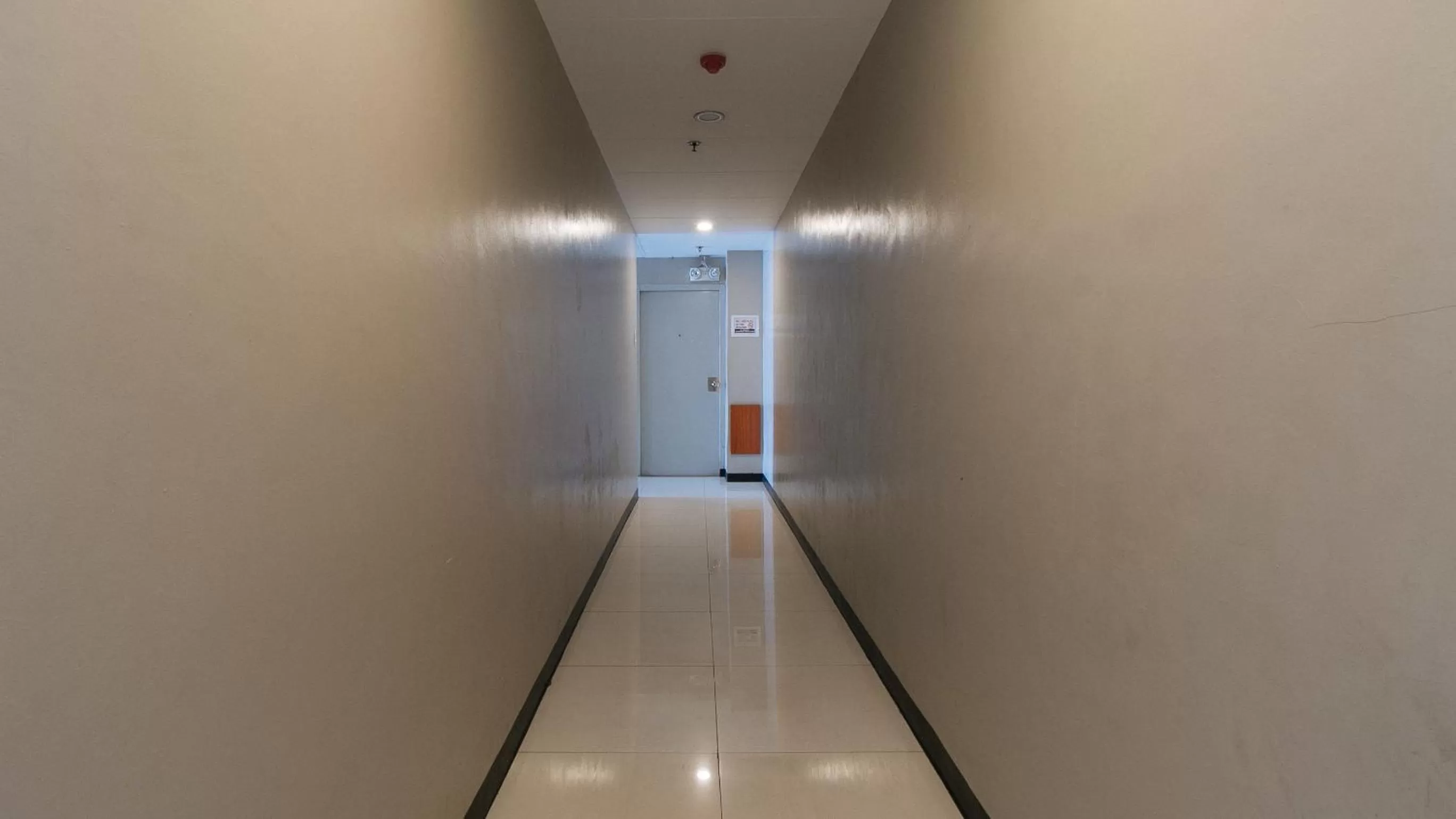 Area and facilities in RedDoorz Plus at Kamuning Quezon City