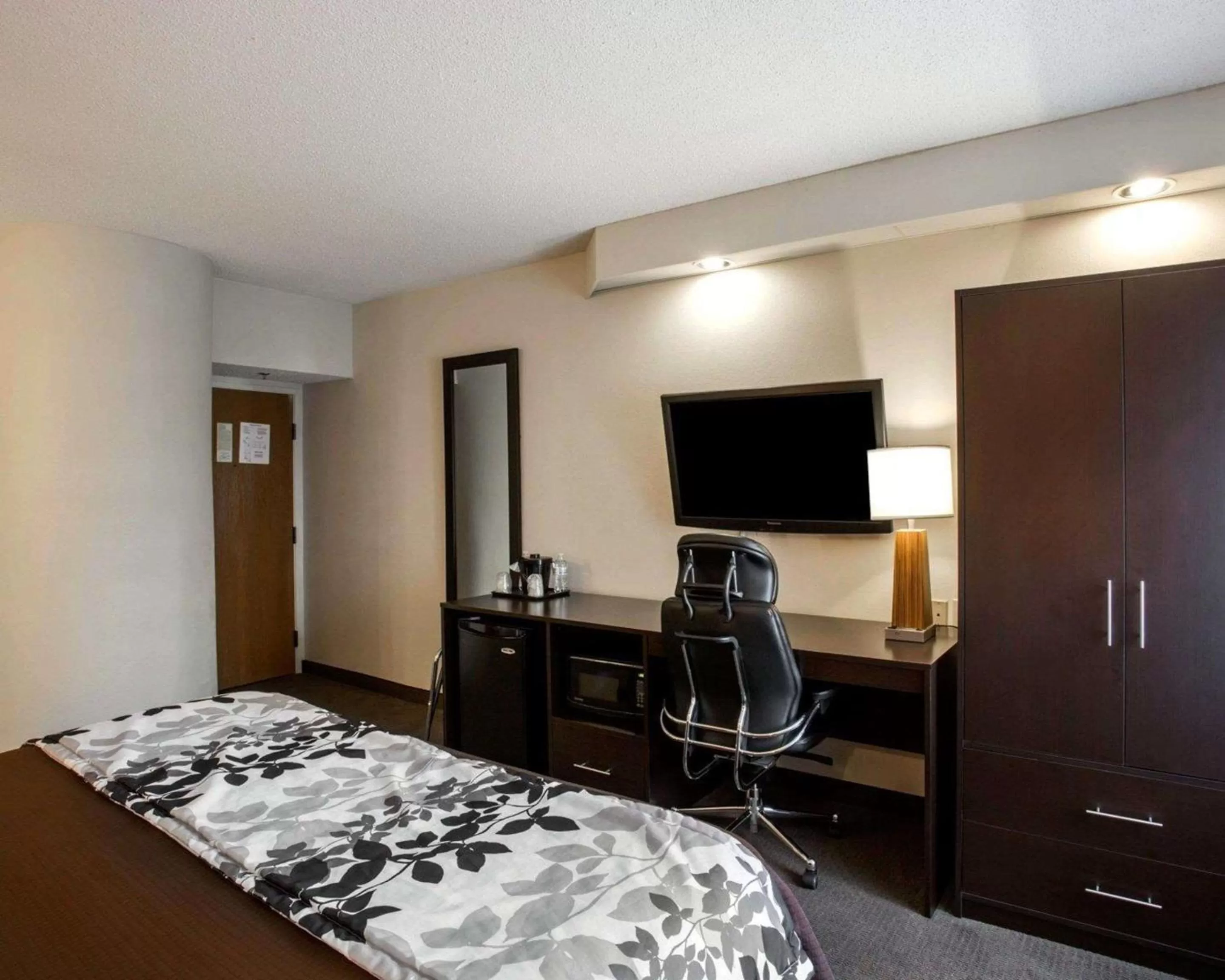 Photo of the whole room, Bed in Sleep Inn Nashville - Brentwood - Cool Springs