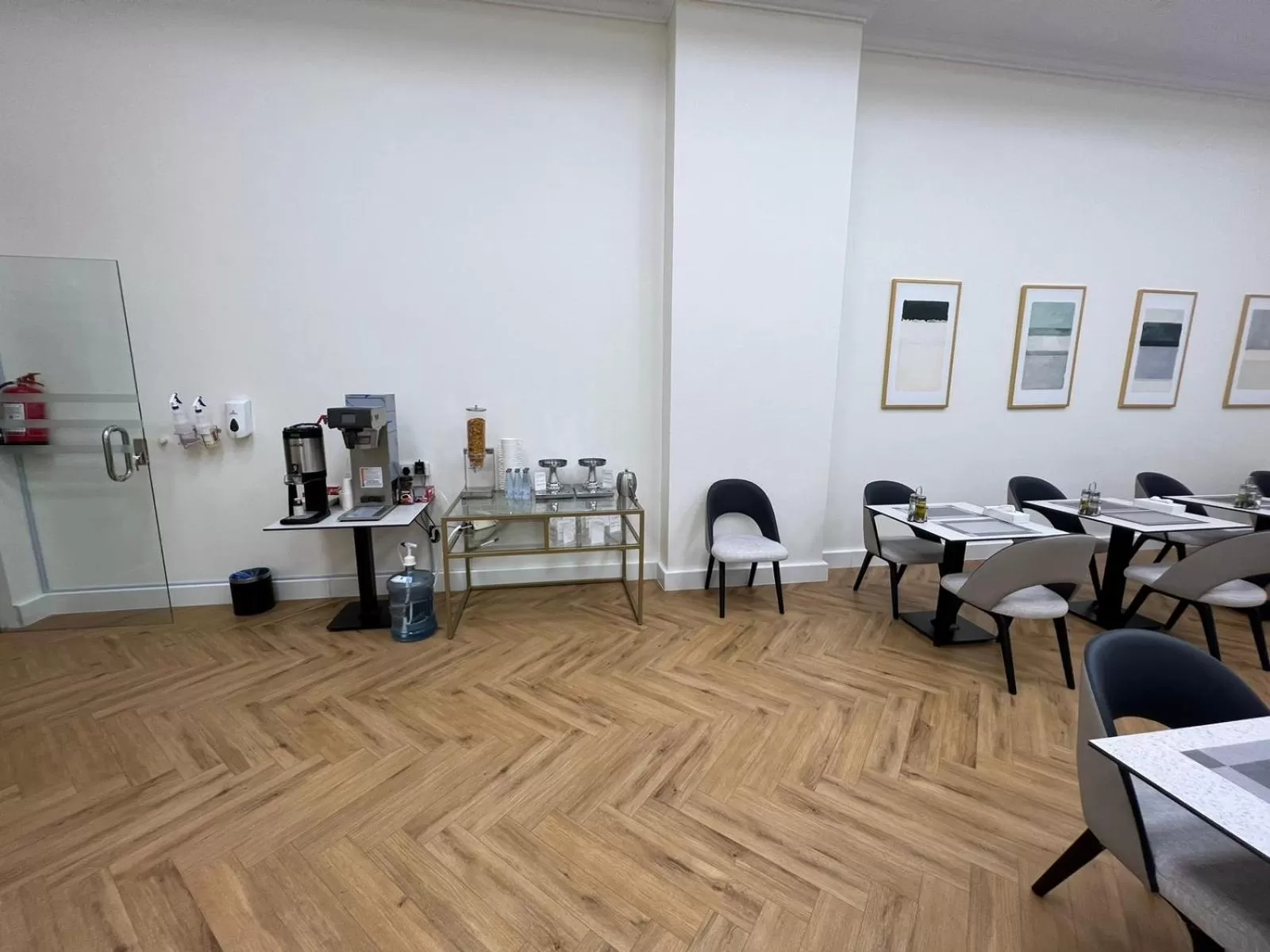 Restaurant/places to eat in Smayah Hotel