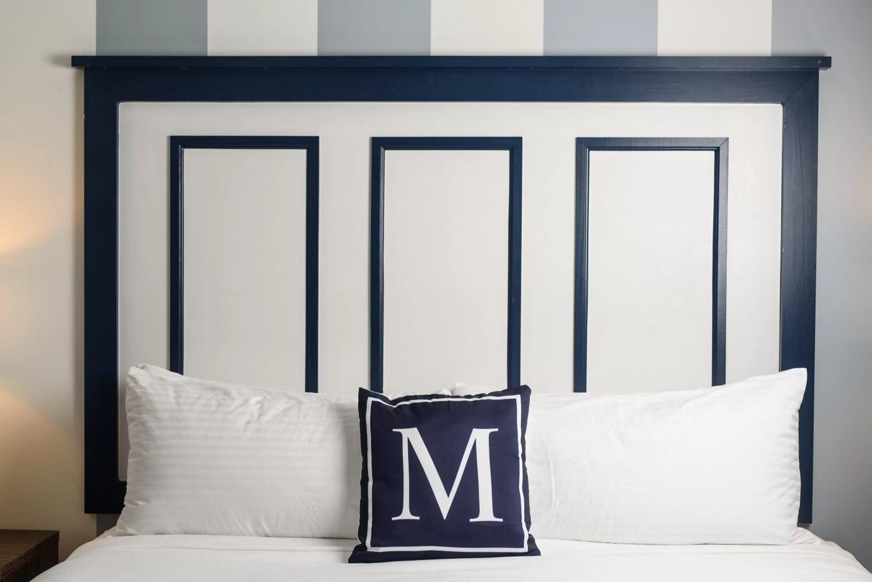 Bed in Marker 8 Hotel and Marina