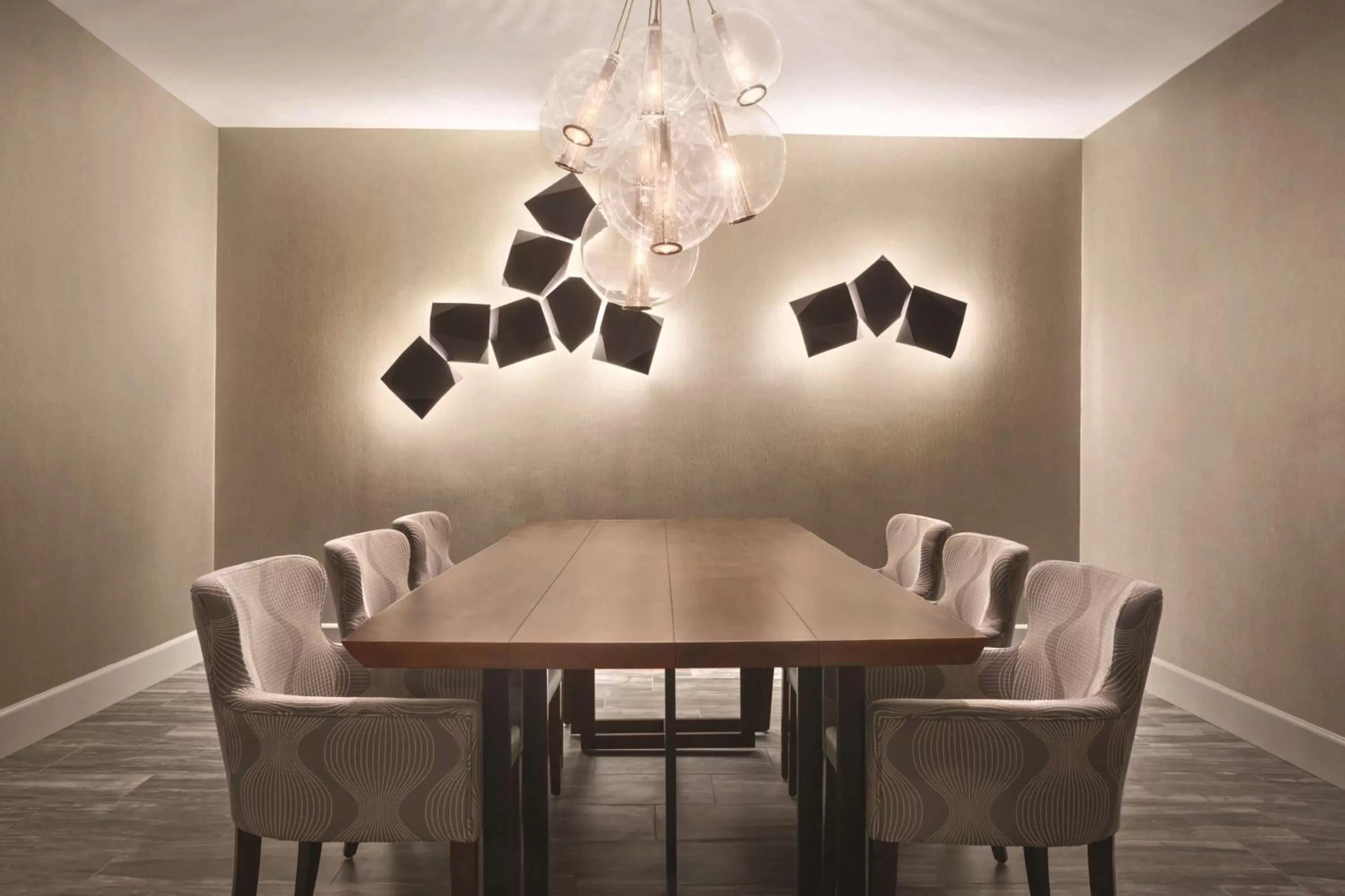 Restaurant/places to eat in Embassy Suites by Hilton McAllen Convention Center