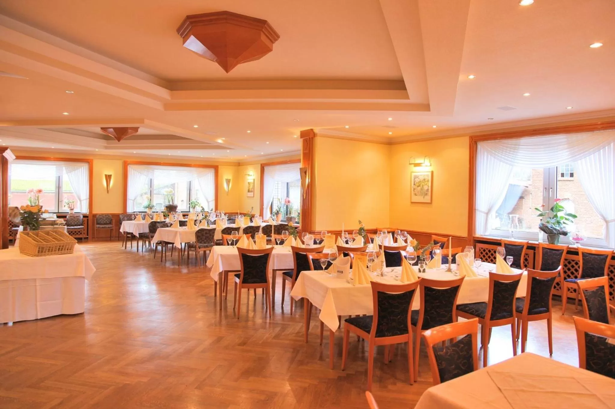 Restaurant/places to eat in Hotel Matthias