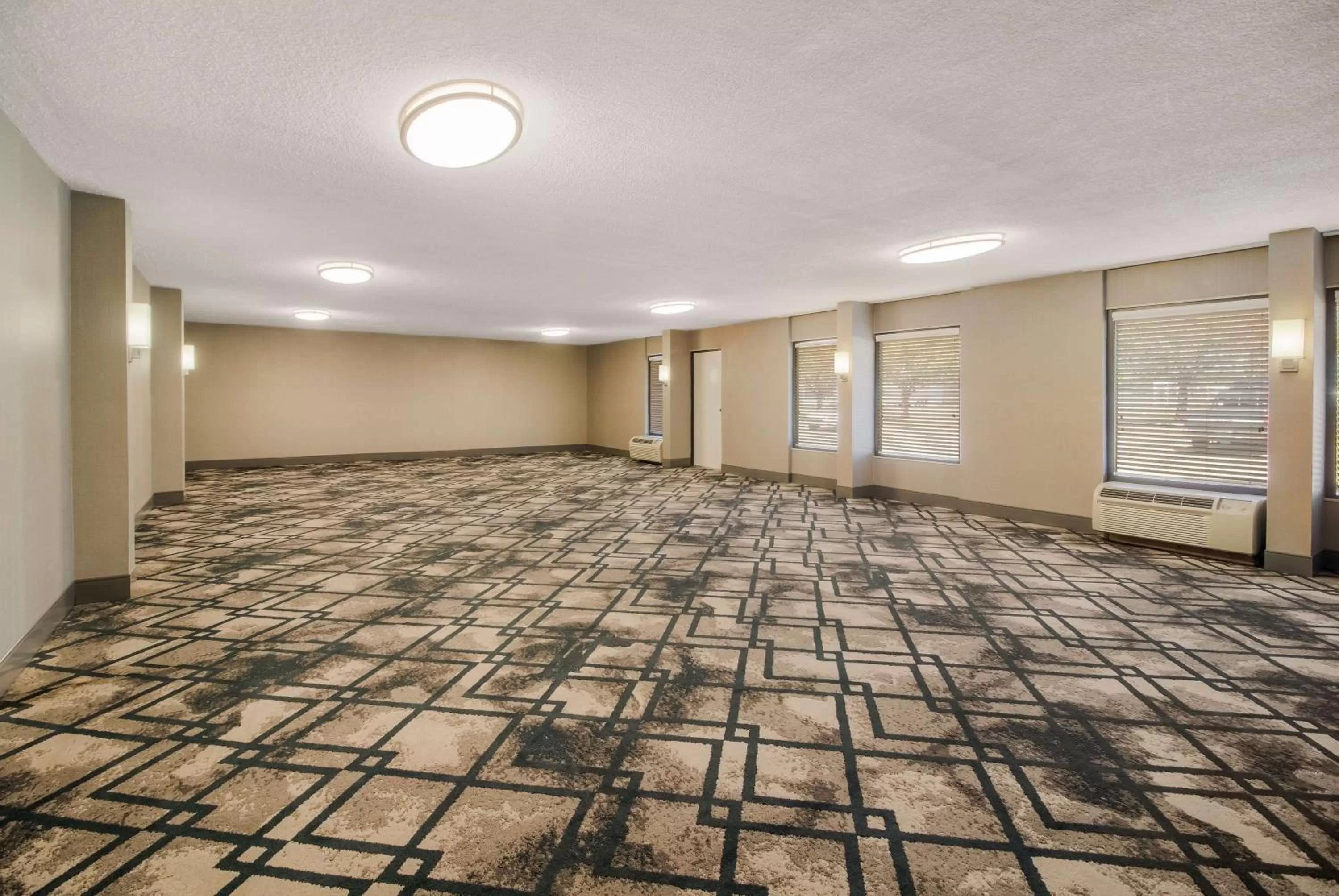 Meeting/conference room in Best Western University Inn