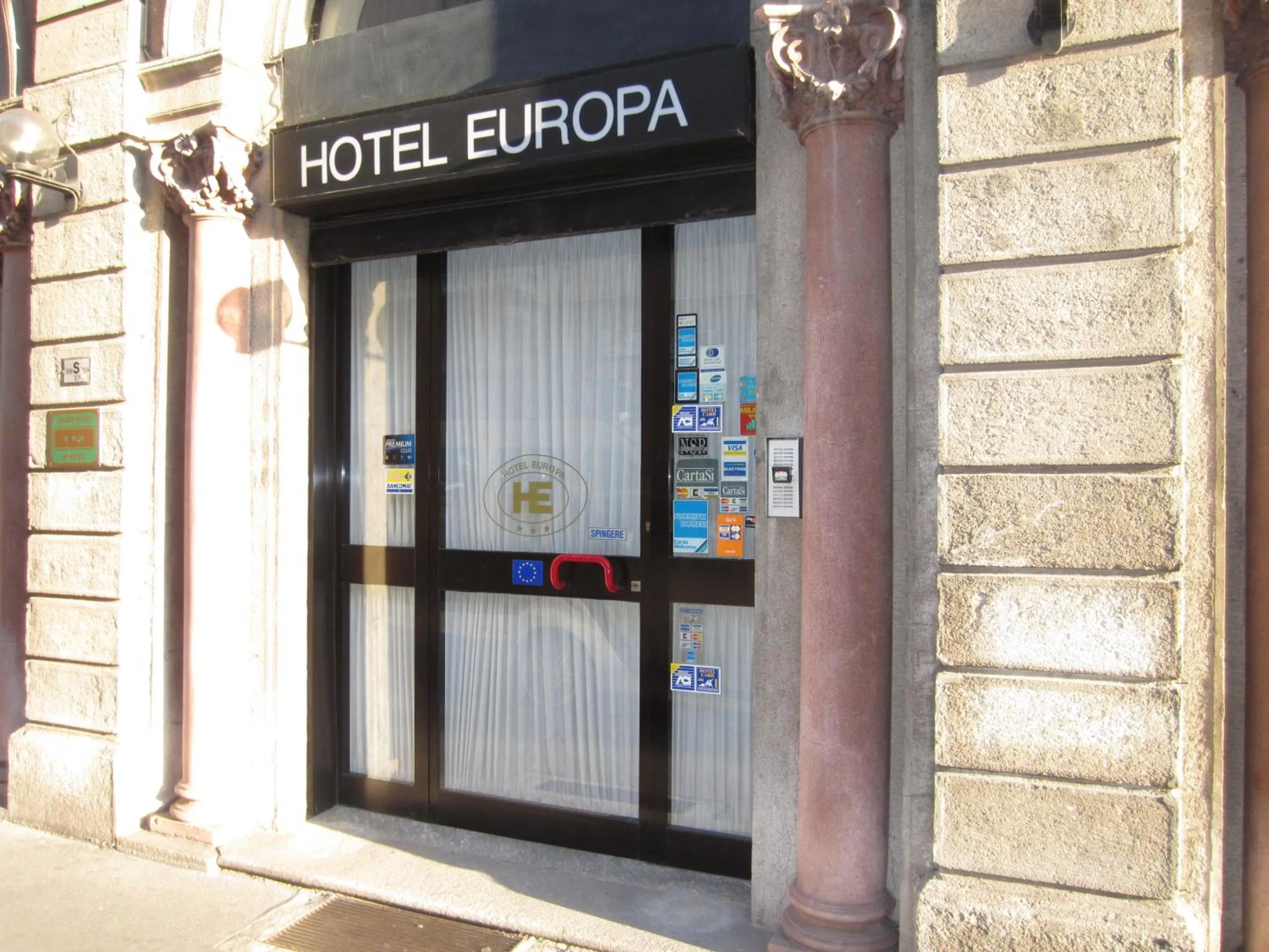 Facade/entrance in Hotel Europa