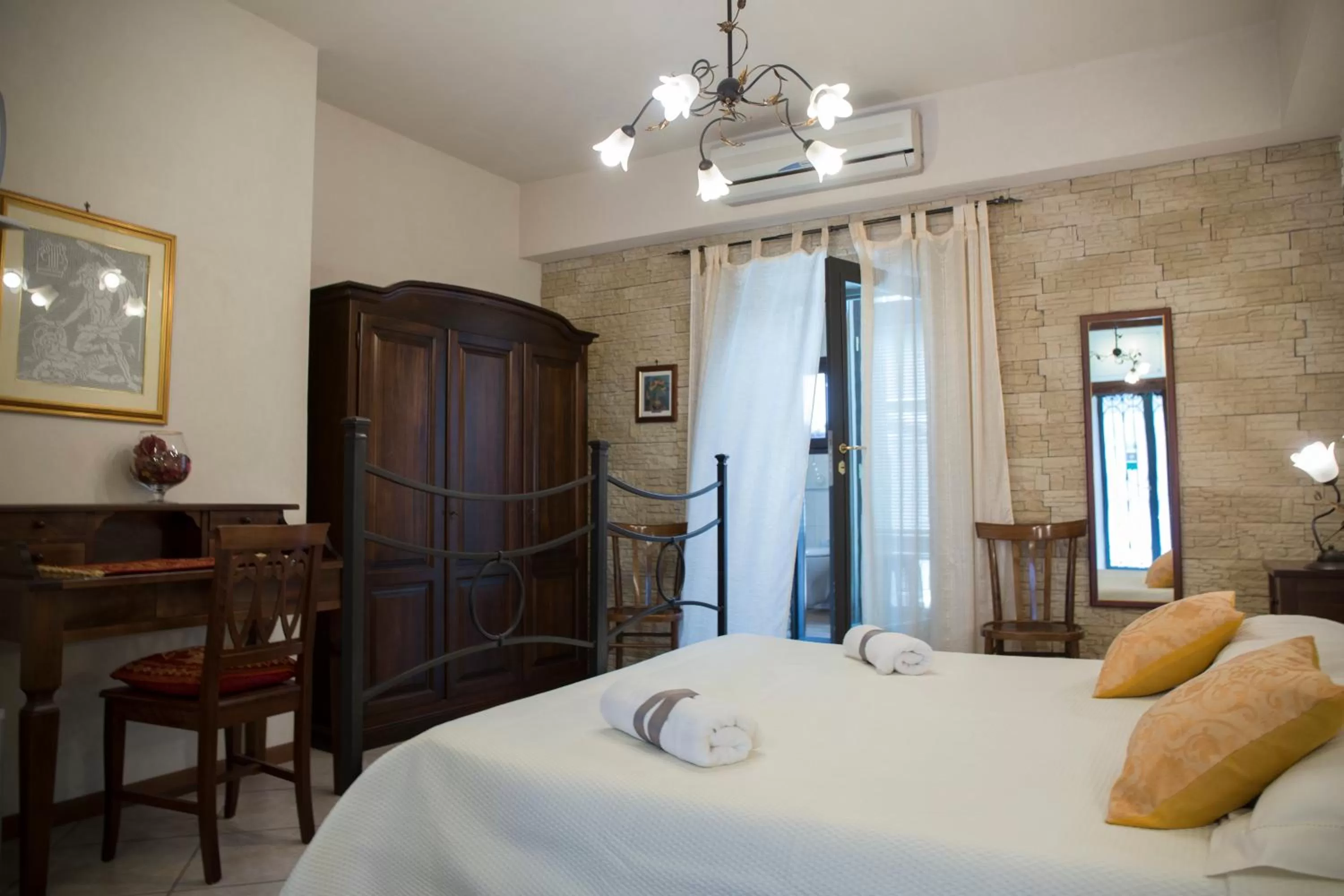 View (from property/room), Bed in Casa al Centro Storico