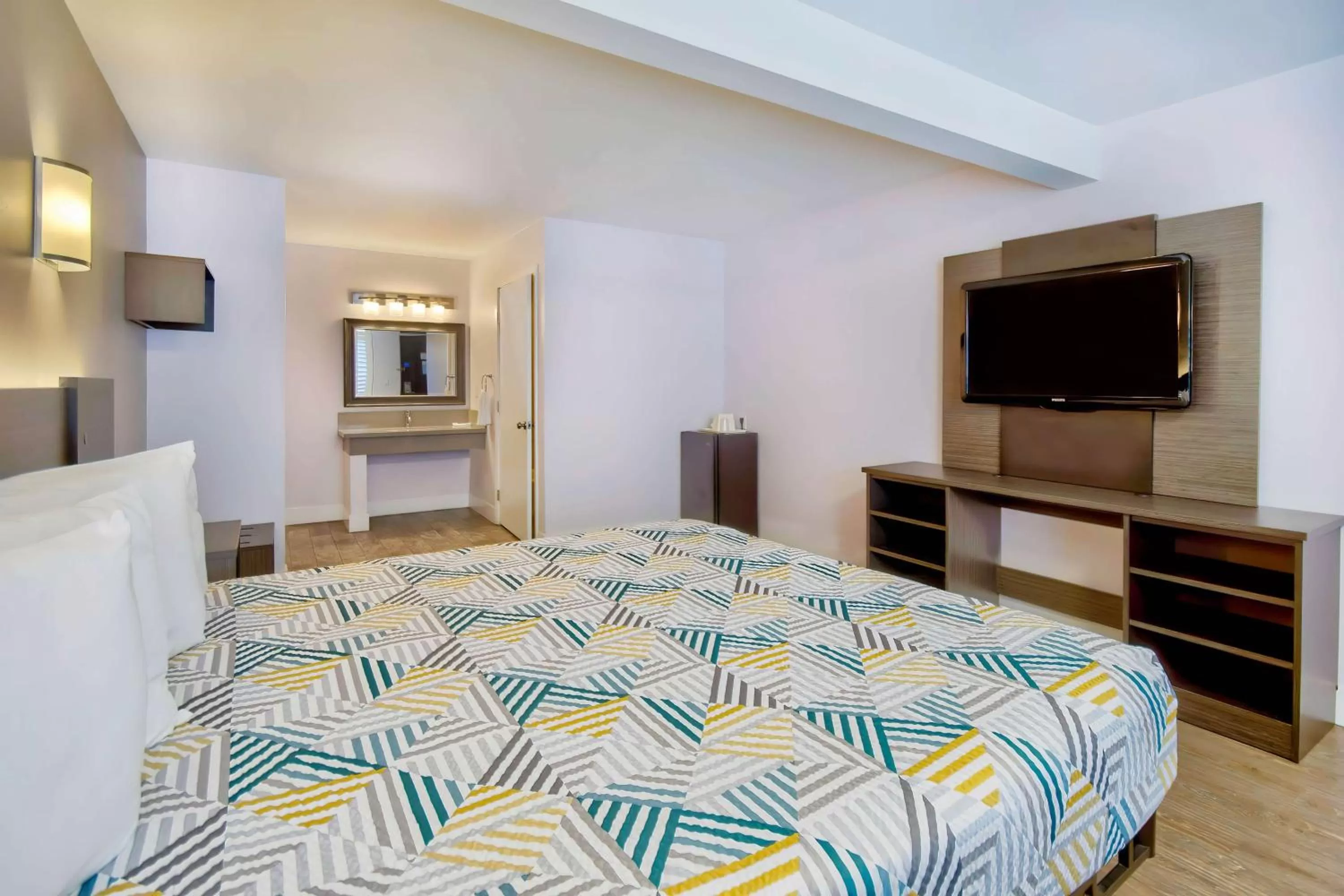 Bedroom, Bed in Motel 6-Inglewood, CA