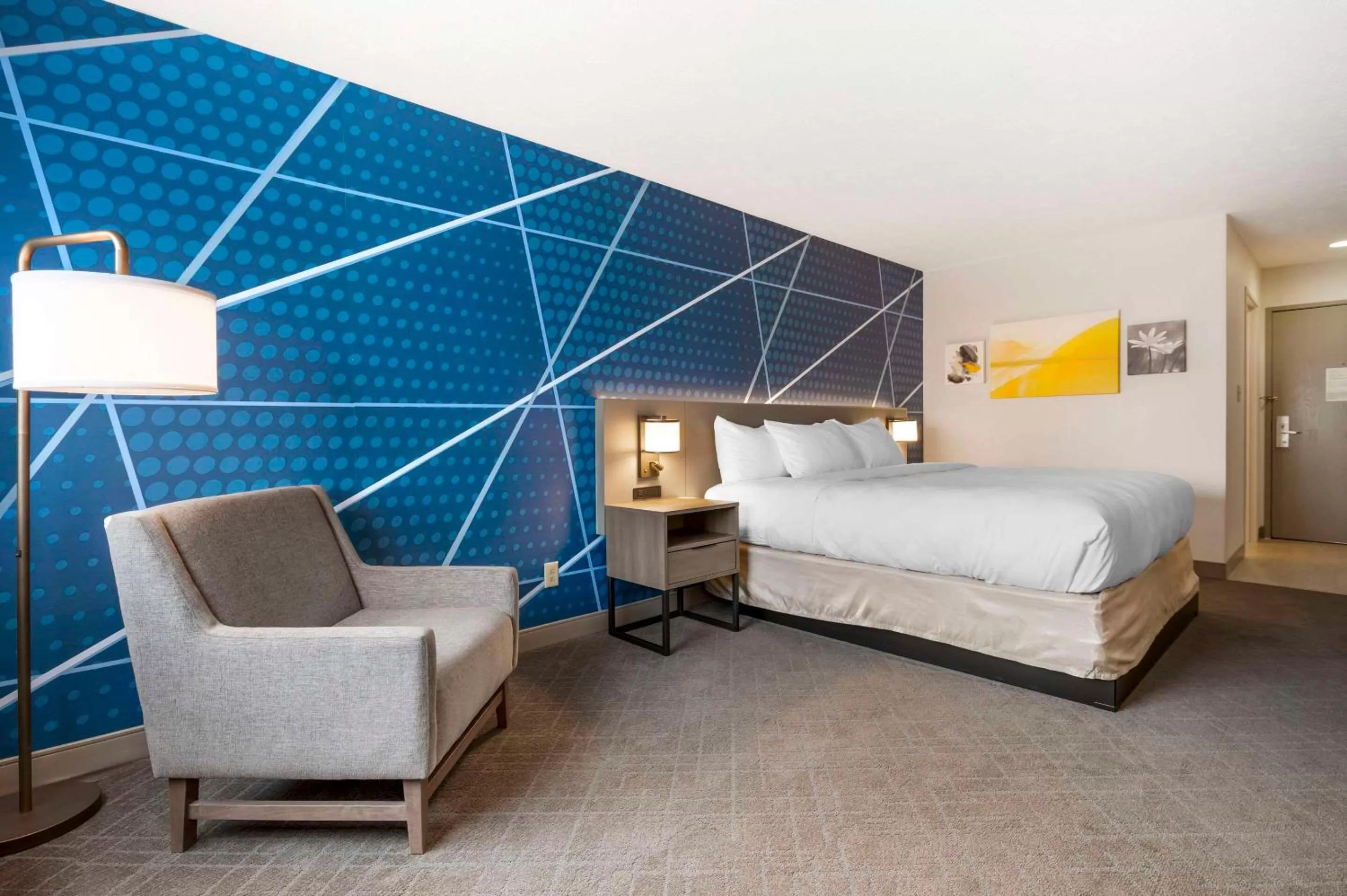 Bed in Comfort Inn Edinburgh - Columbus