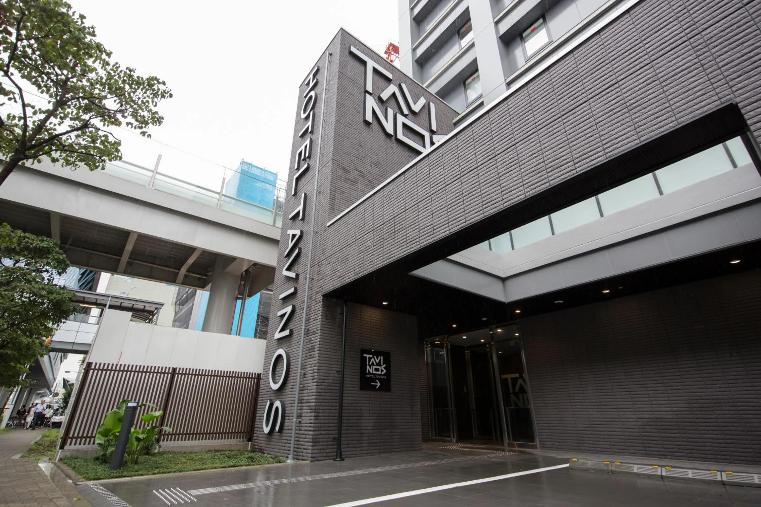 Facade/entrance in HOTEL TAVINOS Hamamatsucho