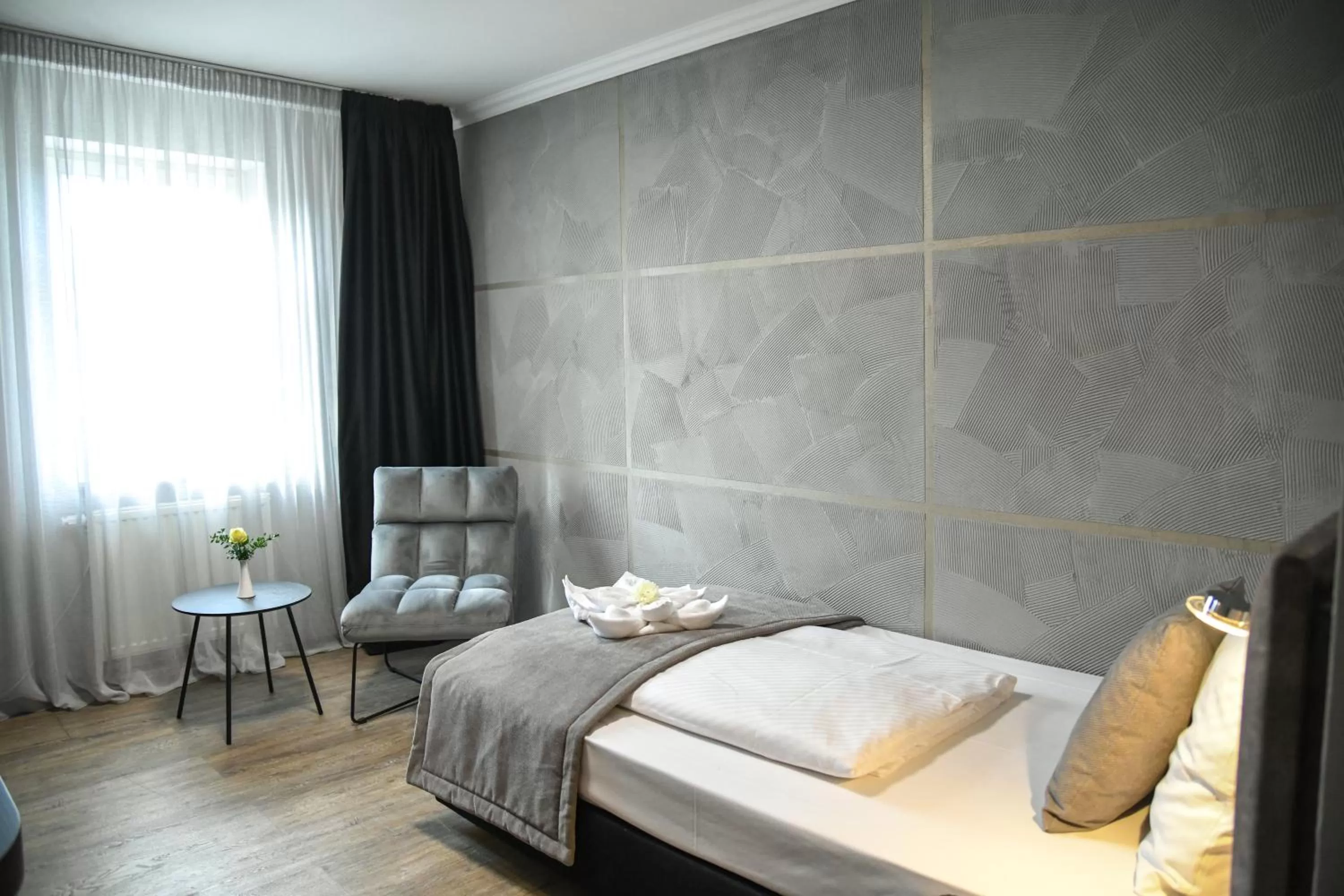 Photo of the whole room, Bed in Hotel Zum Weissen Ross