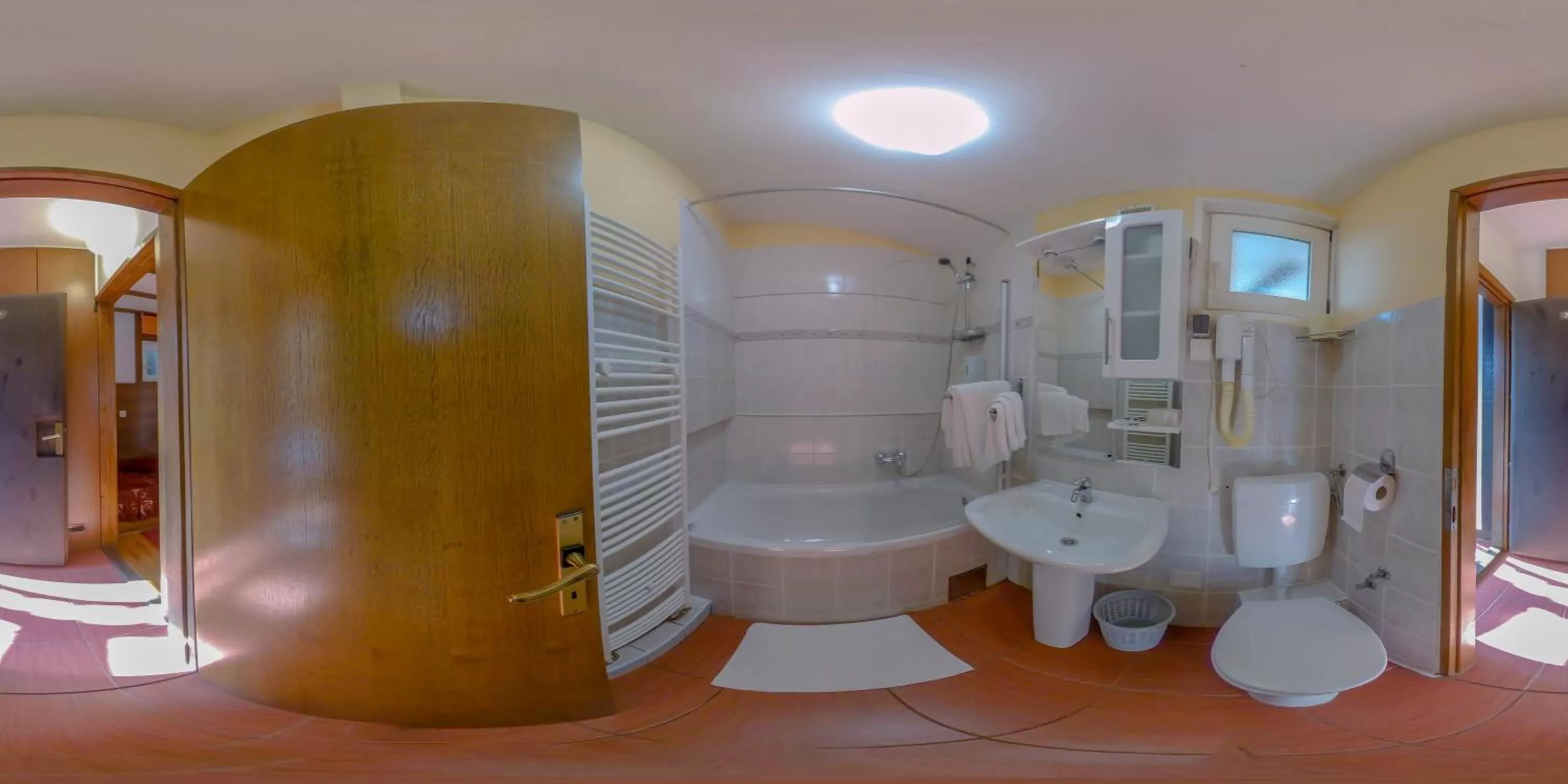 Shower in Hotel Garten